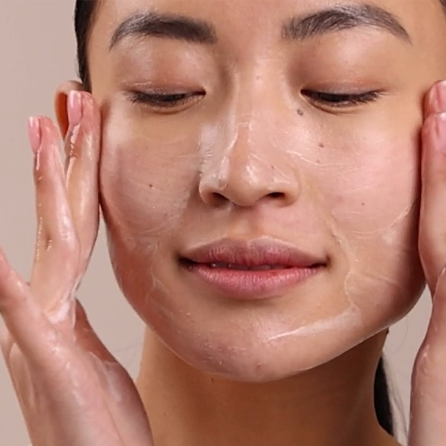 EM249-8249-clear-skin-probiotic-cleanser-pdp-close-up-1500x1500.jpg