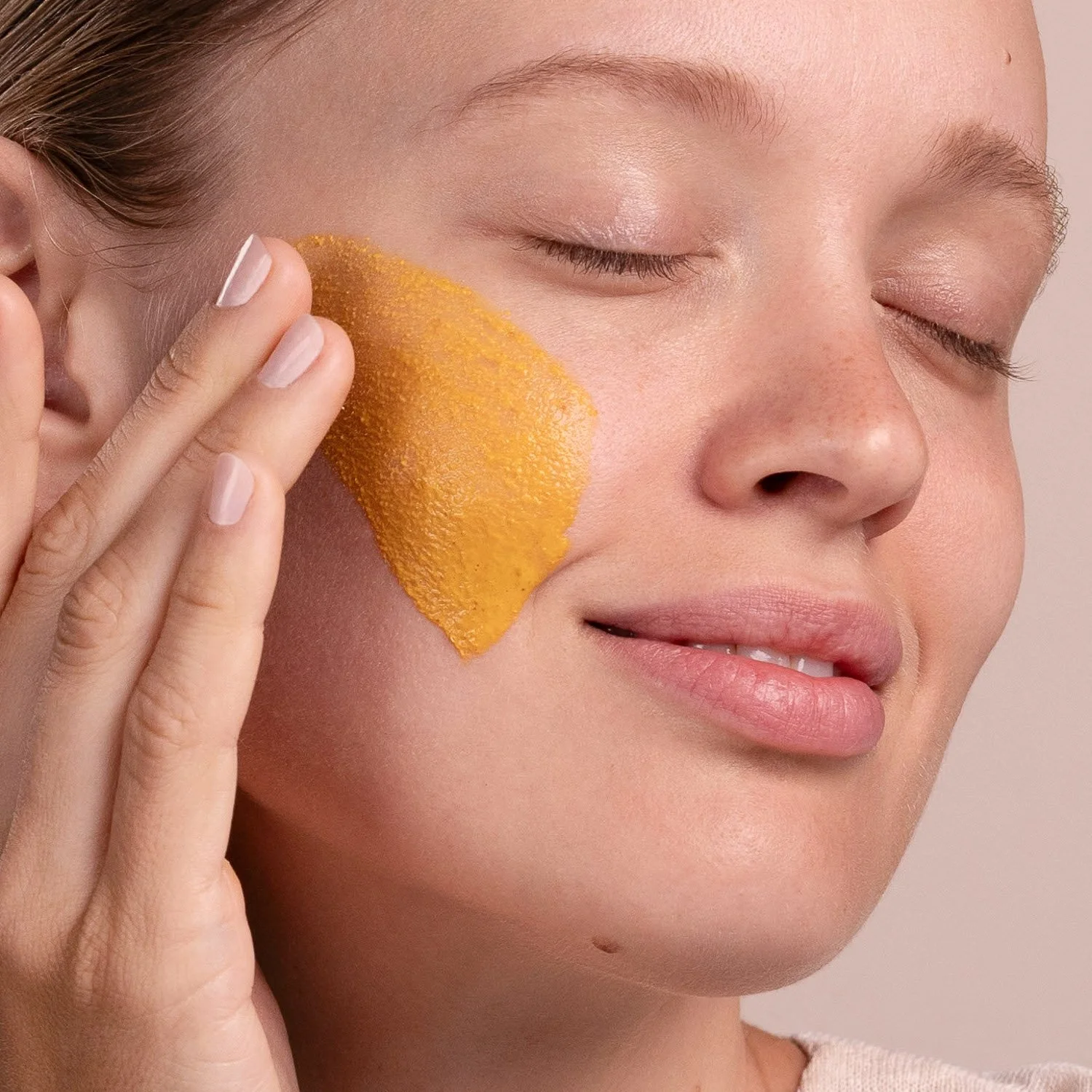 EM134-2134-turmeric-energizing-treatment-pdp-closeups-1500x1500.jpg