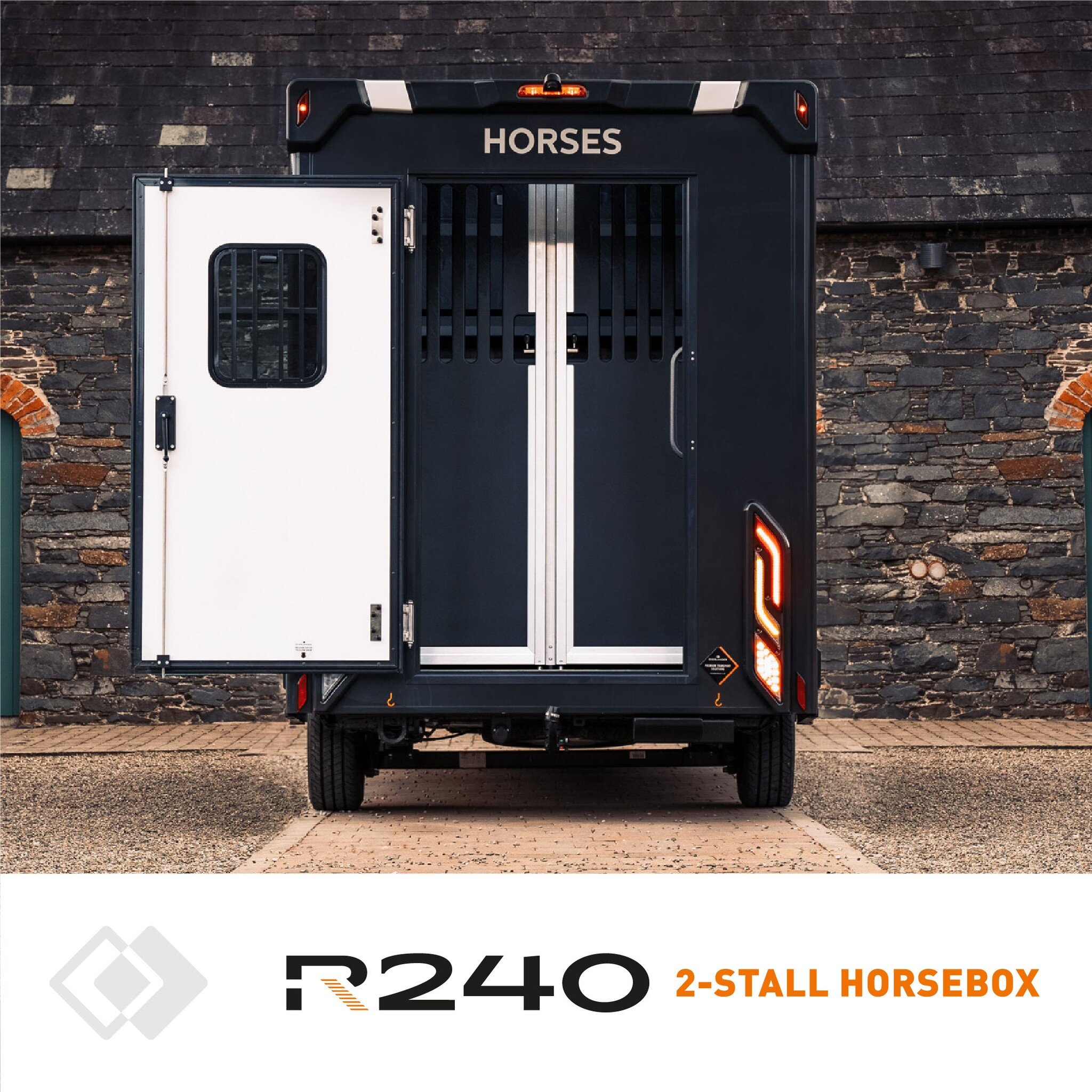 We have designed the R240 around the horse, with strength and safety being the paramount concern. 
Oversized rear door to allow for use in emergency scenarios, fitted with industrial hinges and positive hold back.
#overlander #builtbeyond #horsebox #
