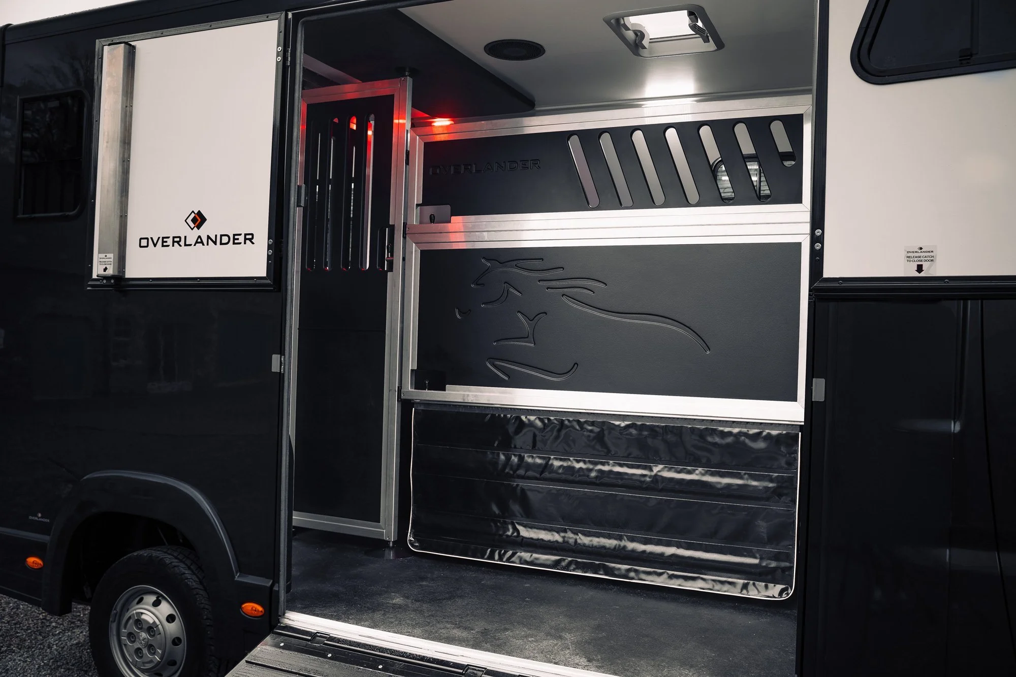 Essential tips for traveling horses in hot weather — Overlander