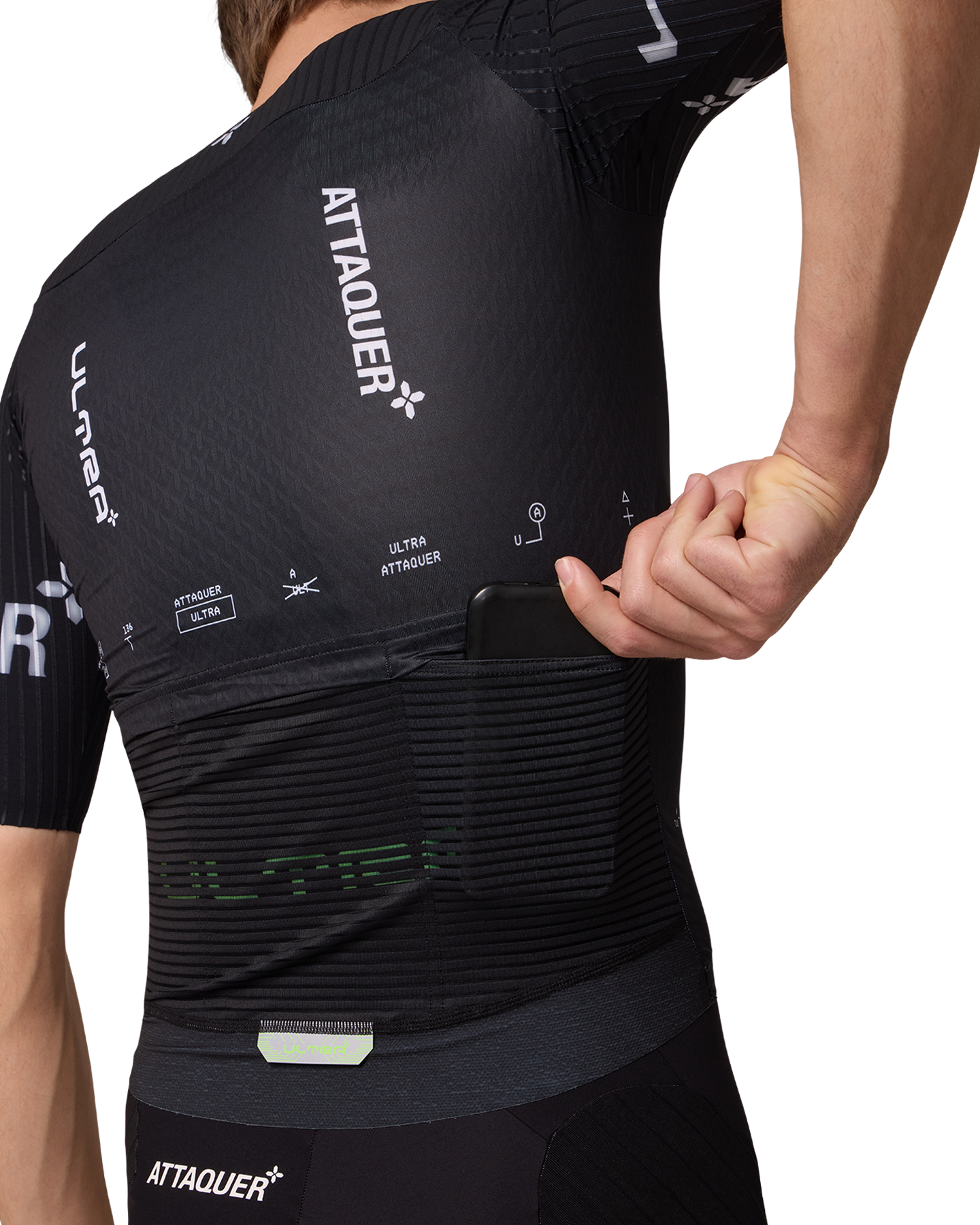 ULTRA Aero SS Jersey Black 05 [onbody].png