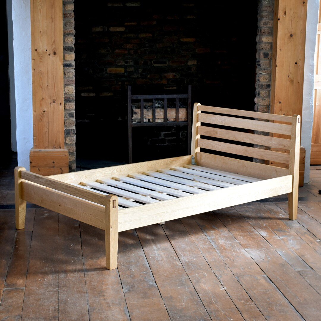 Here is a modern small double bed in oak which I recently completed for a commission.
 
I've not posted in a while as I have been doing lots of work for other furniture makers so it's good to get back to my own project.

#bespokebed  #handmadebed  #d