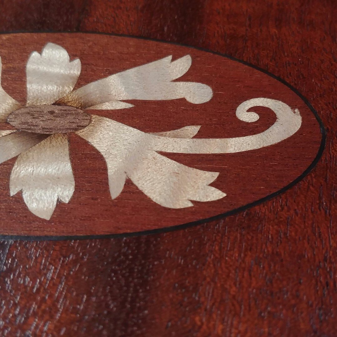 Some marquetry I did for a restoration piece!

#marquetry #woodworker #woodworking #furnituremaker #woodworkingprojects  #handcrafted #finewoodworking #woodworkingproject #bespoke #oneofakind #sycamore #walnutwood #mahogony #sapele #woodworkingporn #