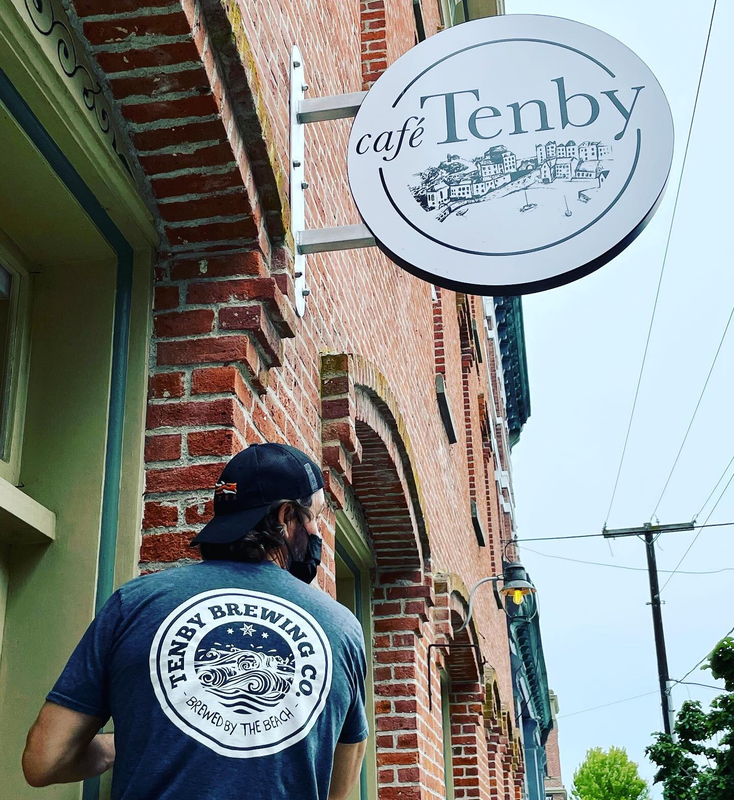 How cool would it be to serve beer from Tenby South Wales at cafe Tenby in Port Townsend?! Symbiotic and awesome cause their beer is the bomb. #tenbybrewingco