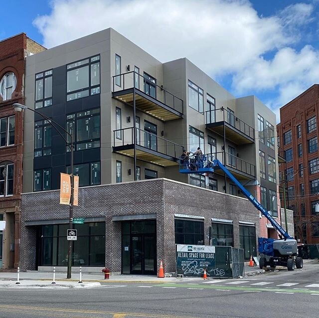 Great to see the finishing touches coming together at 669 N Milwaukee. Nice work done by the teams at @spacearchplan and @n.dicosola 
#chicago
#chicagoconstruction 
#andersenwindows 
#commercialconstruction