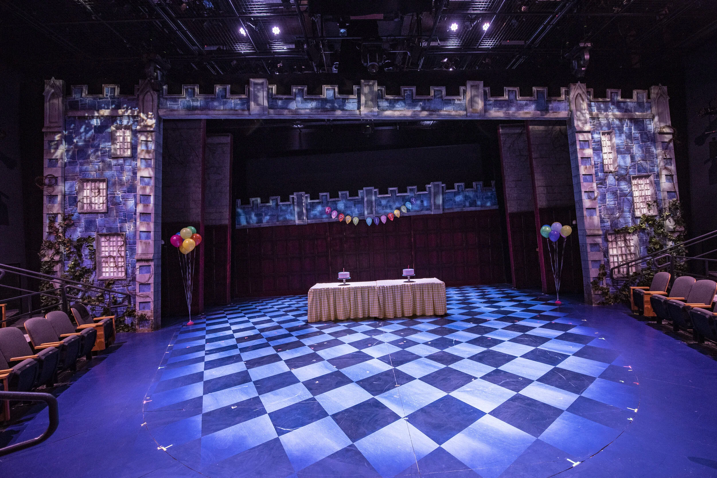 230. Set by Kata Sasvari.jpg