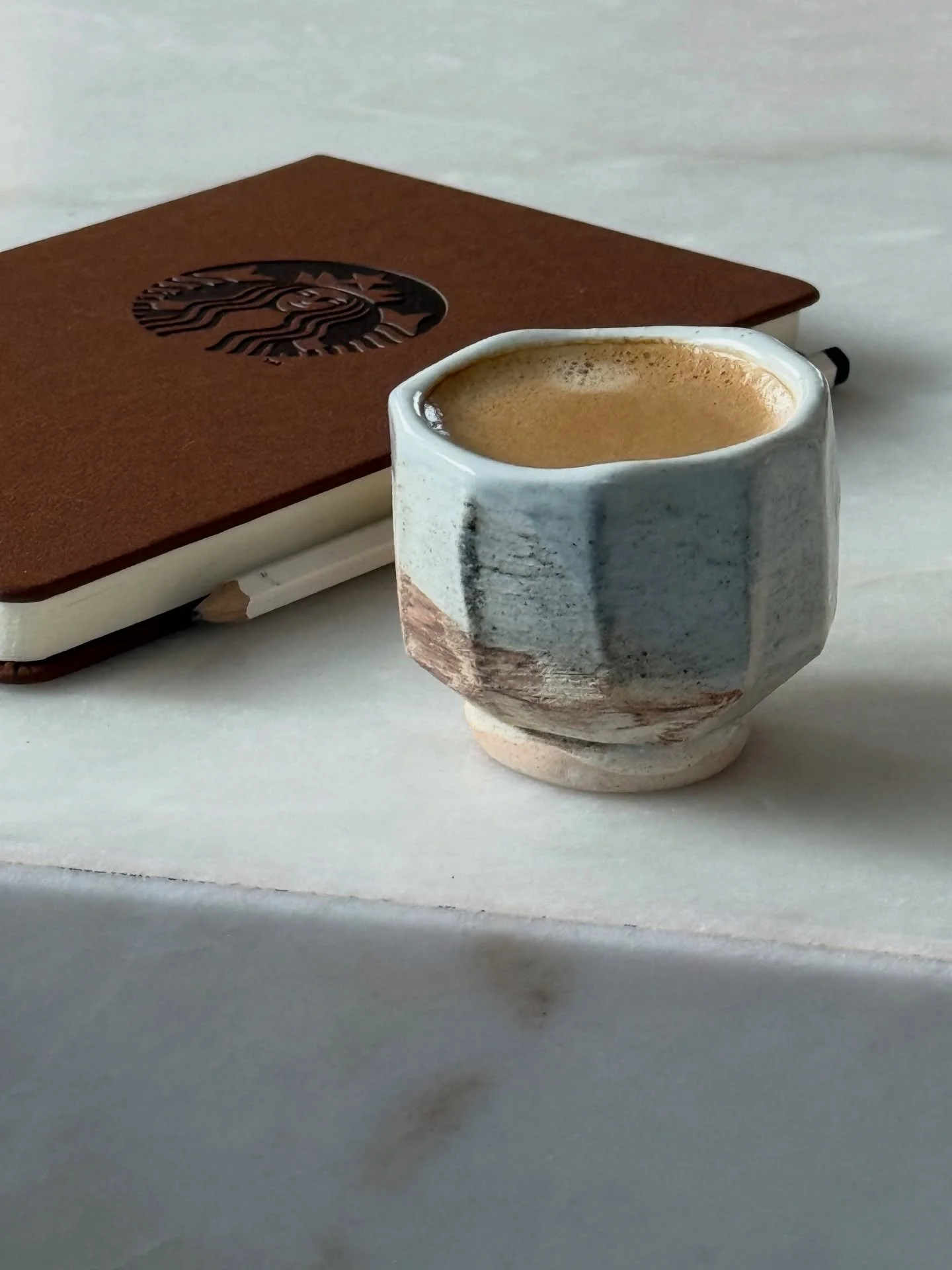 Staying Home for xmas. 🪩🎄

#welcomejoyhome #starbucksathome @starbucksathome_be