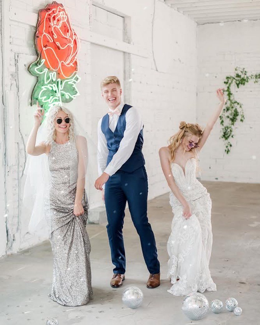 ✨PROM GIVEAWAY✨

We&rsquo;ve teamed up with @floretandfoliage and @lapromfargo to give a lucky winner:
- One free 30 minute photo studio rental at the Ivy and Rose warehouse (valued at $100 for up to 5 couples)
- A free boutonni&egrave;re and corsage