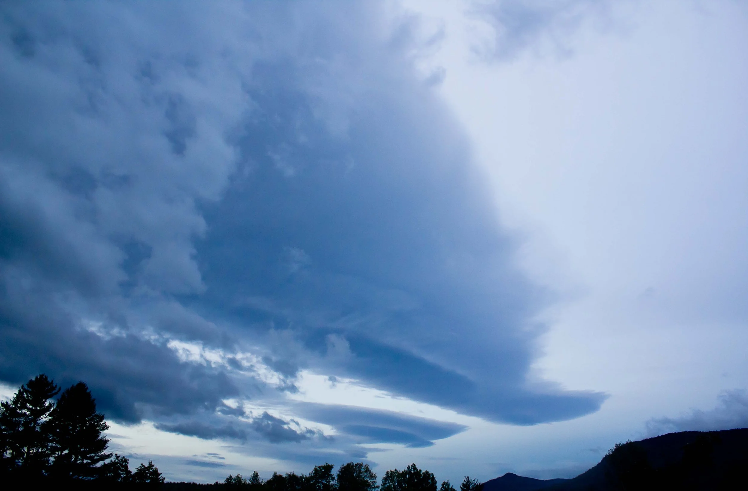 heMG_1689. woah. a. m. cloud showdown-oct2-2019.dL.jpg