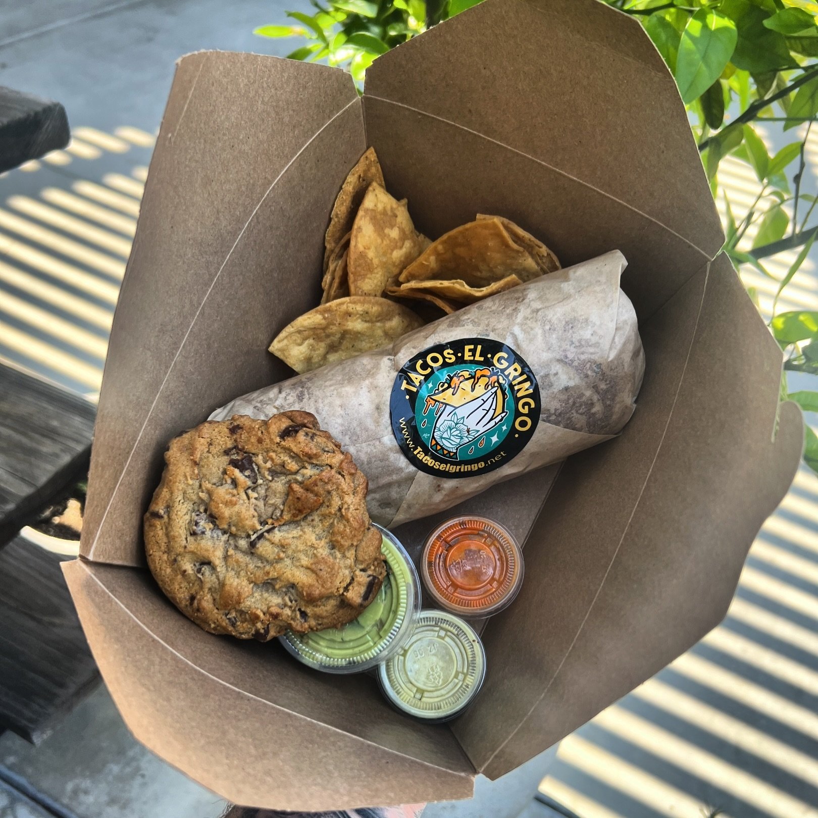 Corporate Boxed Lunches are Available! 📦
-Burrito Of Your Choice 
-House Fried Chips
-Choclate Chip Cookie
-Our Signature Salsa 
Pro tip, Do not forget the Guac 🥑
-
Free Delivery on 10 Minimum!