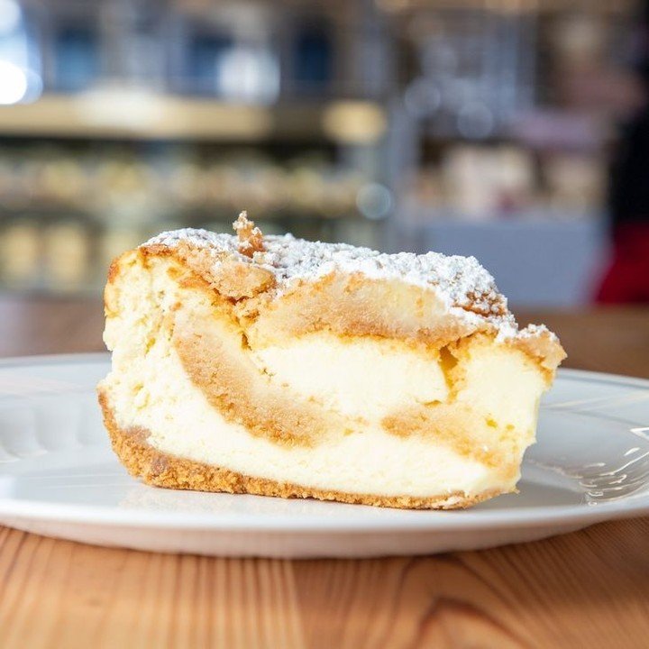 Butter believe it, our Gooey Butter Cake Cheesecake is a St. Louis favorite turned into a slice of heaven. 💛🍰 

#STL #CityFoundrySTL #Cheesecake