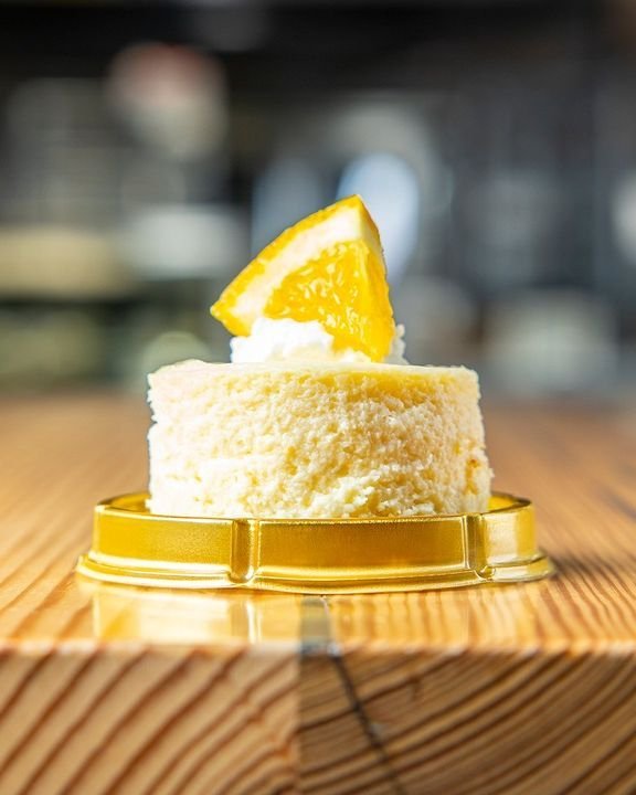Sip, sip, hooray! Our Mimosa Petite Cheesecake turns any day into a celebration. It's brunch time somewhere, right? 🥂🍊 

@rr4life #MimosaCheesecake #STLFoodScene #Cheescake