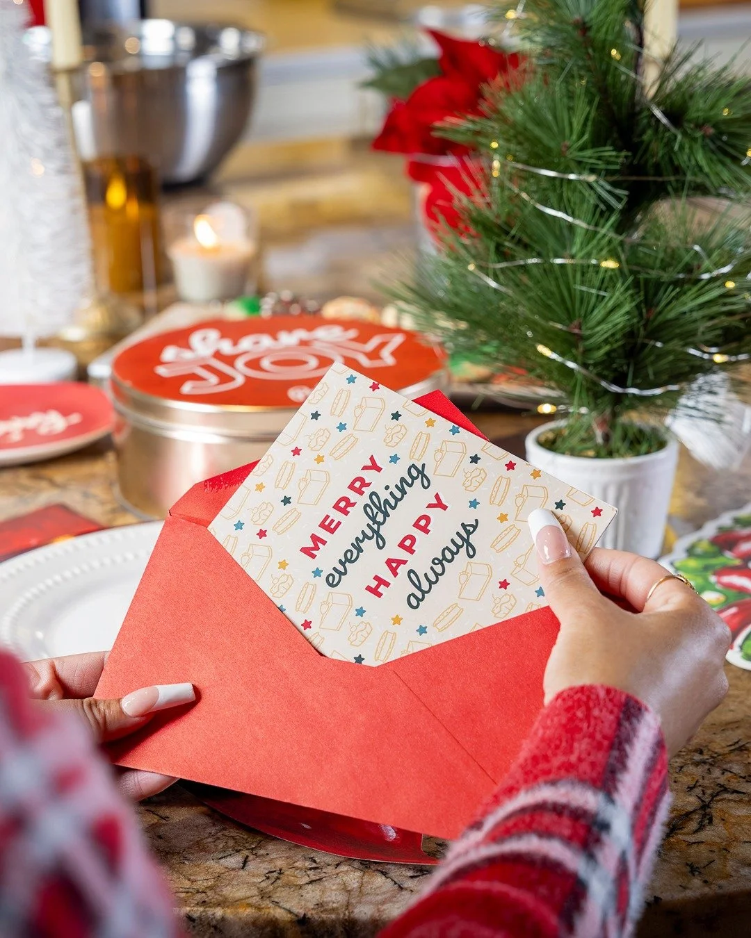 Give the gift that always gets a smile&hellip; SWEETS. 🧁🍰

Our holiday cards, dessert tins, tumblers, and more are here for your holiday list.

Shop online pattyscheesecakes.com/cheesecake-shop. Link in bio ✨