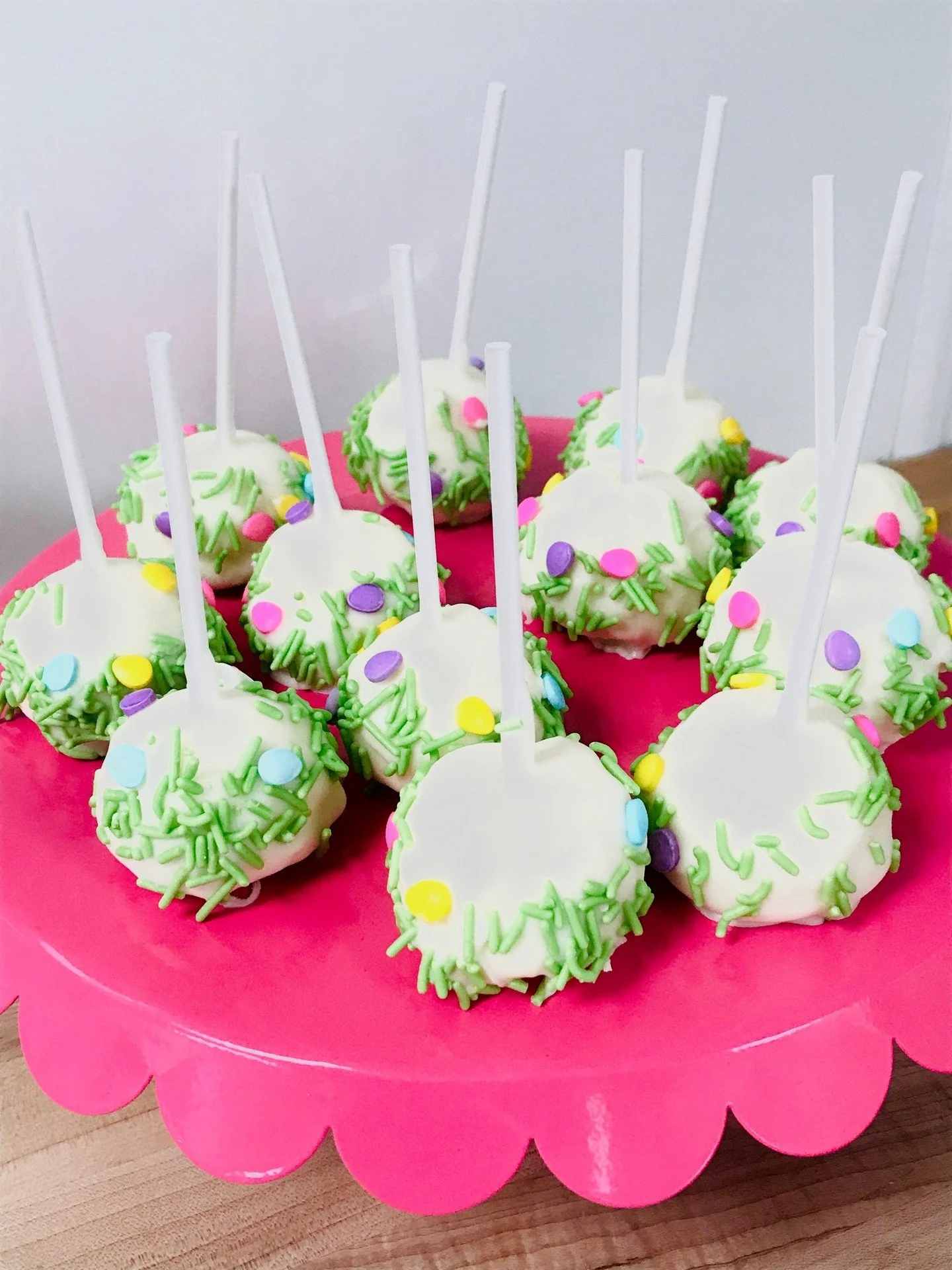 Happy Easter 🐣🍰

Stop by and hop away with one of our limited Easter boxes filled with a cookie, brownie, cheesecake, and festive cheesecake pops.
While supplies last.

Closing early today at 3pm
Come grab your sweet treat before then 💛

#Cheeseca