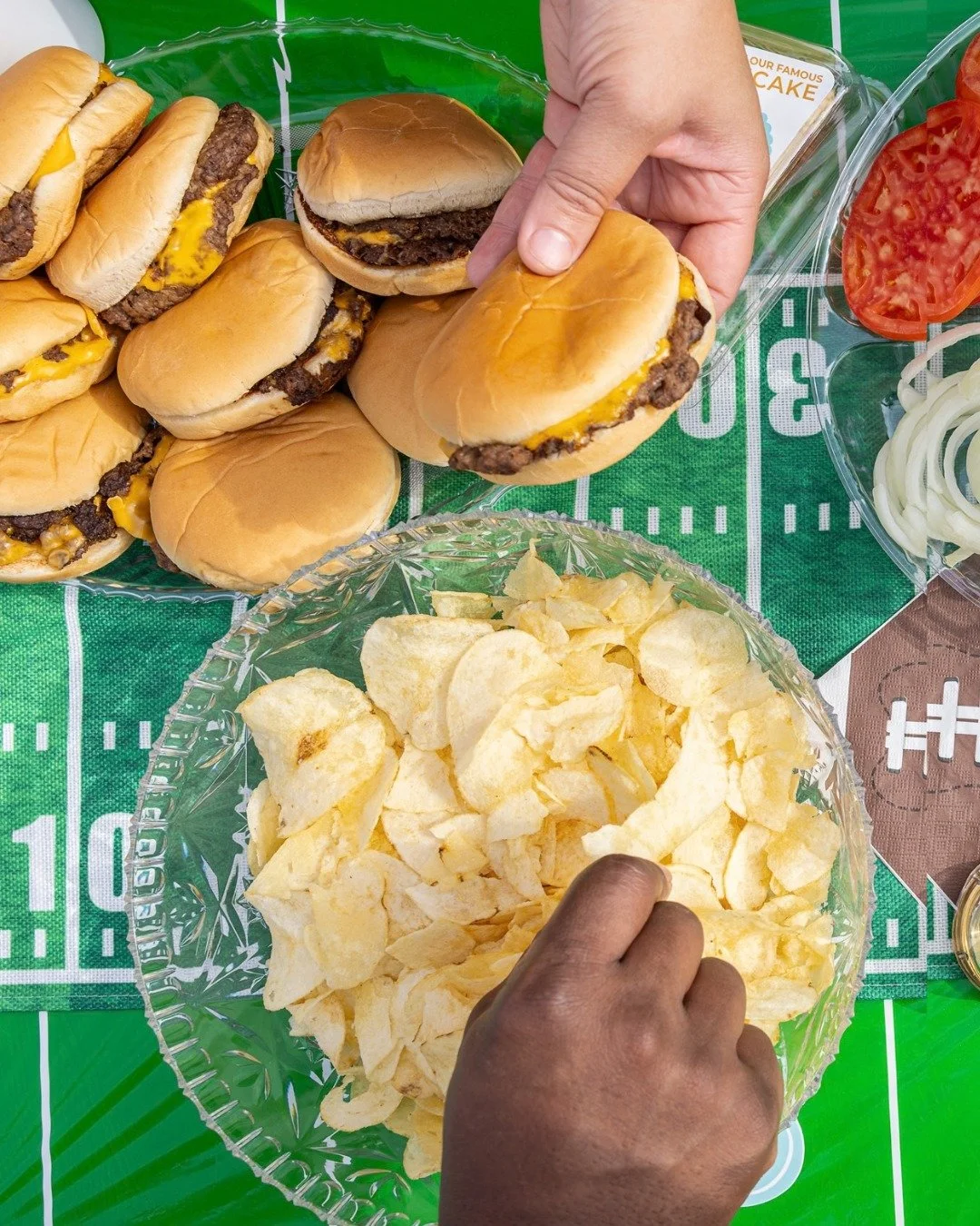 Game day coming up? Don't fumble the dessert. 🏈🍰

We cater watch parties, tailgates, and everything in between. 🧡pattyscheesecakes.com/catering

📸: @rr4life #STL #Tailgate #Football #GameDayCatering