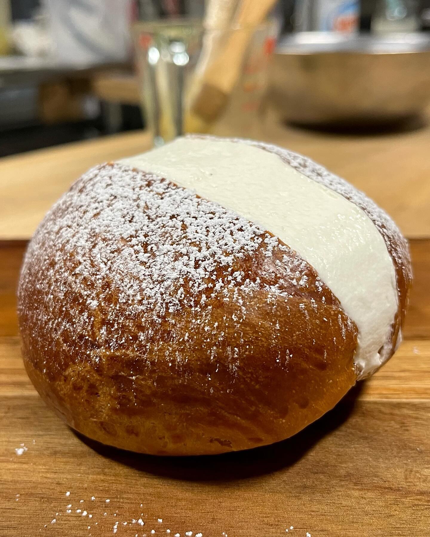 Maritozzi! Brioche bun filled with raspberry compote and vanilla chantilly cream. The story goes that men would hide an engagement ring in these delicious little Italian buns. Sounded perfect for a sweetheart Saturday - tomorrow @vineyardfarmersmarke