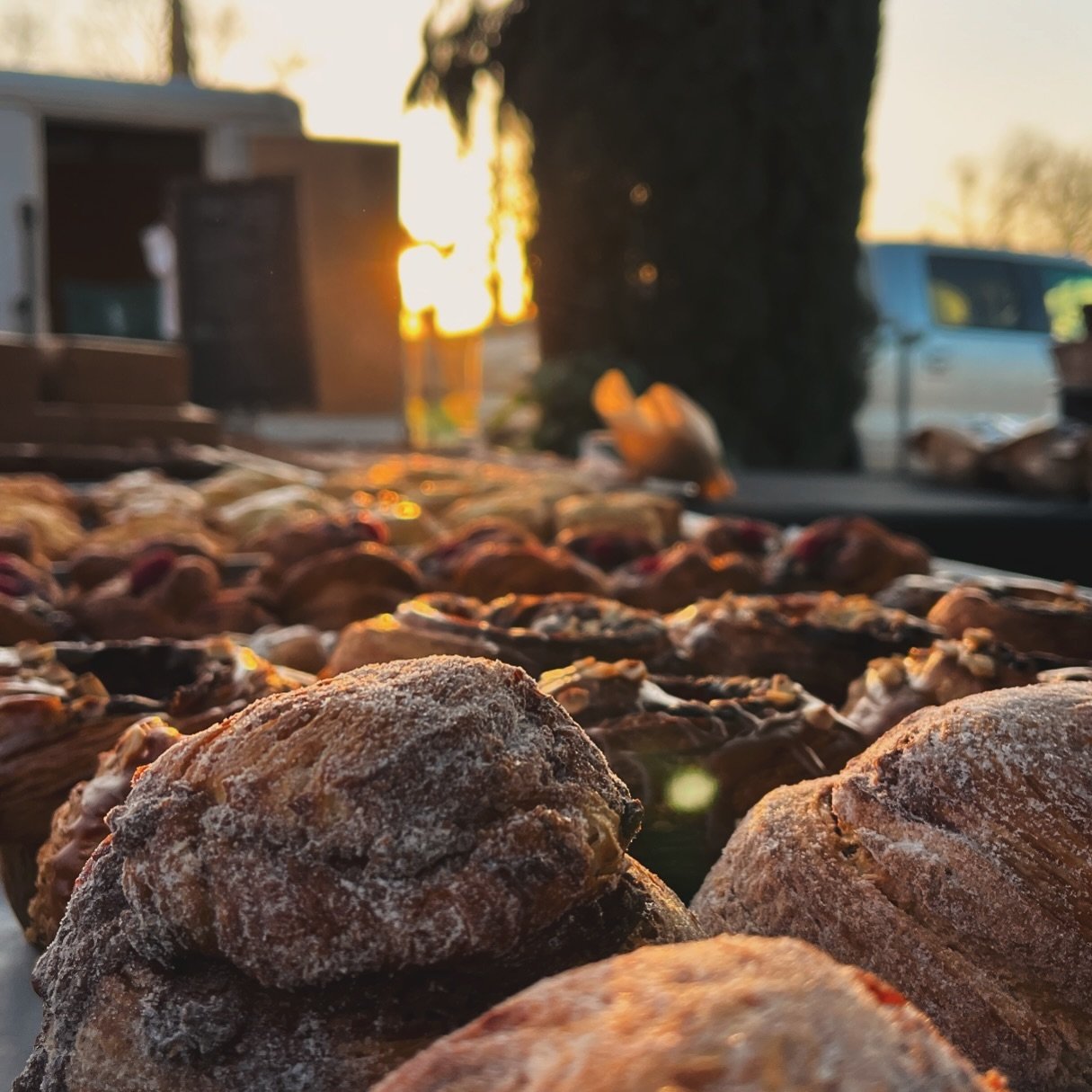 Boy, oh boy are we excited to be back this weekend. We&rsquo;ve missed our @vineyardfarmersmarket and @enzos.table families! This week, we have Olive &amp; Thyme sourdough and, now that it&rsquo;s Strawberry time, a delicious Strawberry Pistachio dan