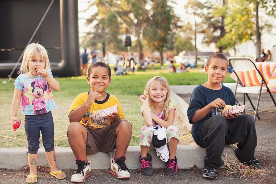 san_bern_kids_on_curb_nice.jpg