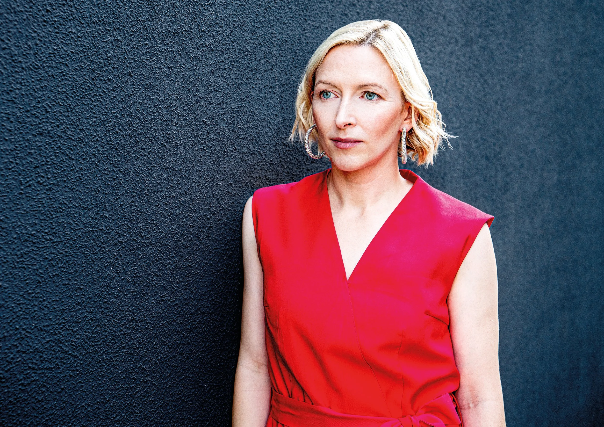 Sarah Hanikel Portrait roter Jumpsuit 2