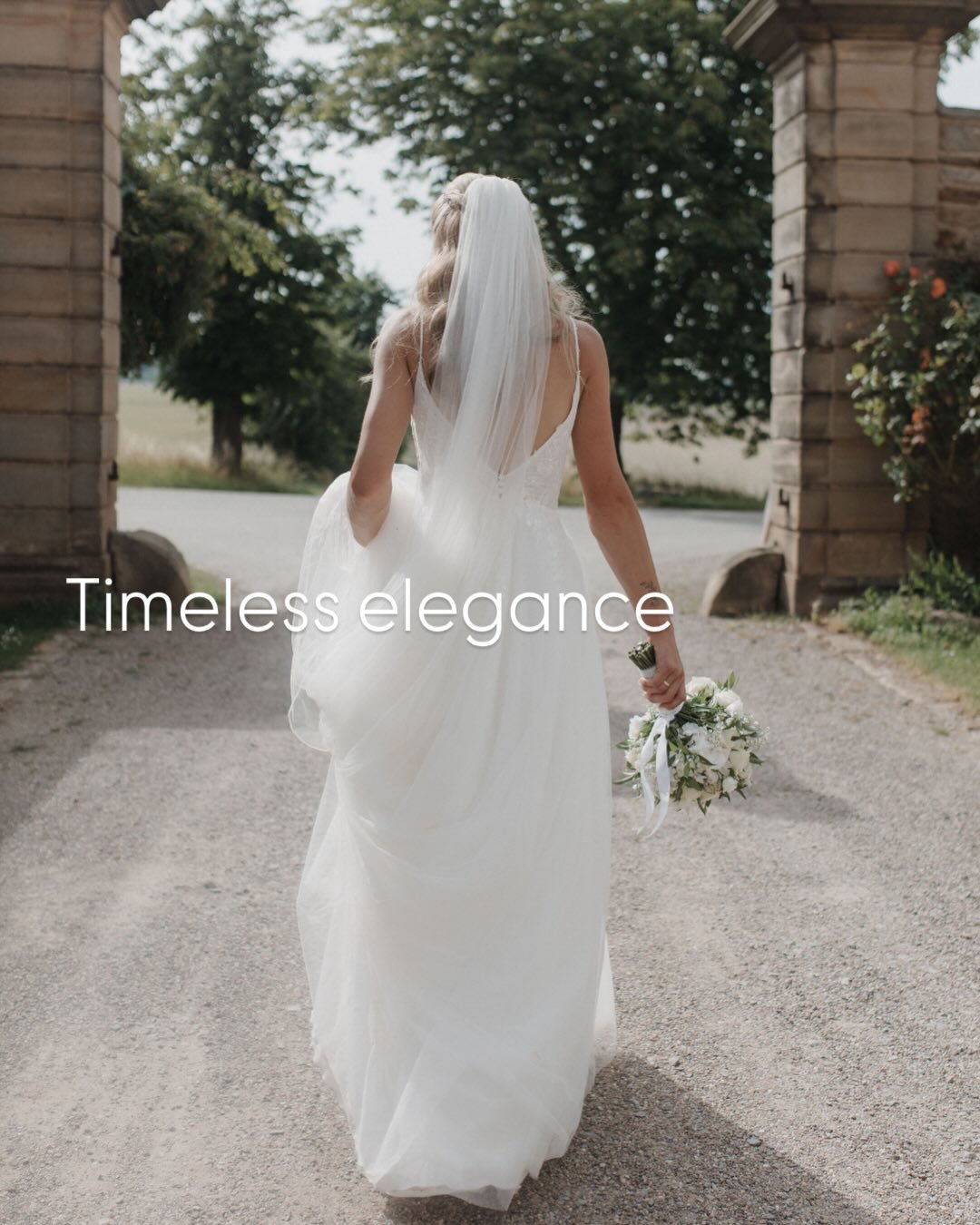 Luxus in the details. 
Love in the Moments. 

#LuxuryWedding
#FineArtWeddingPhotography
#DestinationWeddingPhotographer
#ElegantBride
#ModernRomance