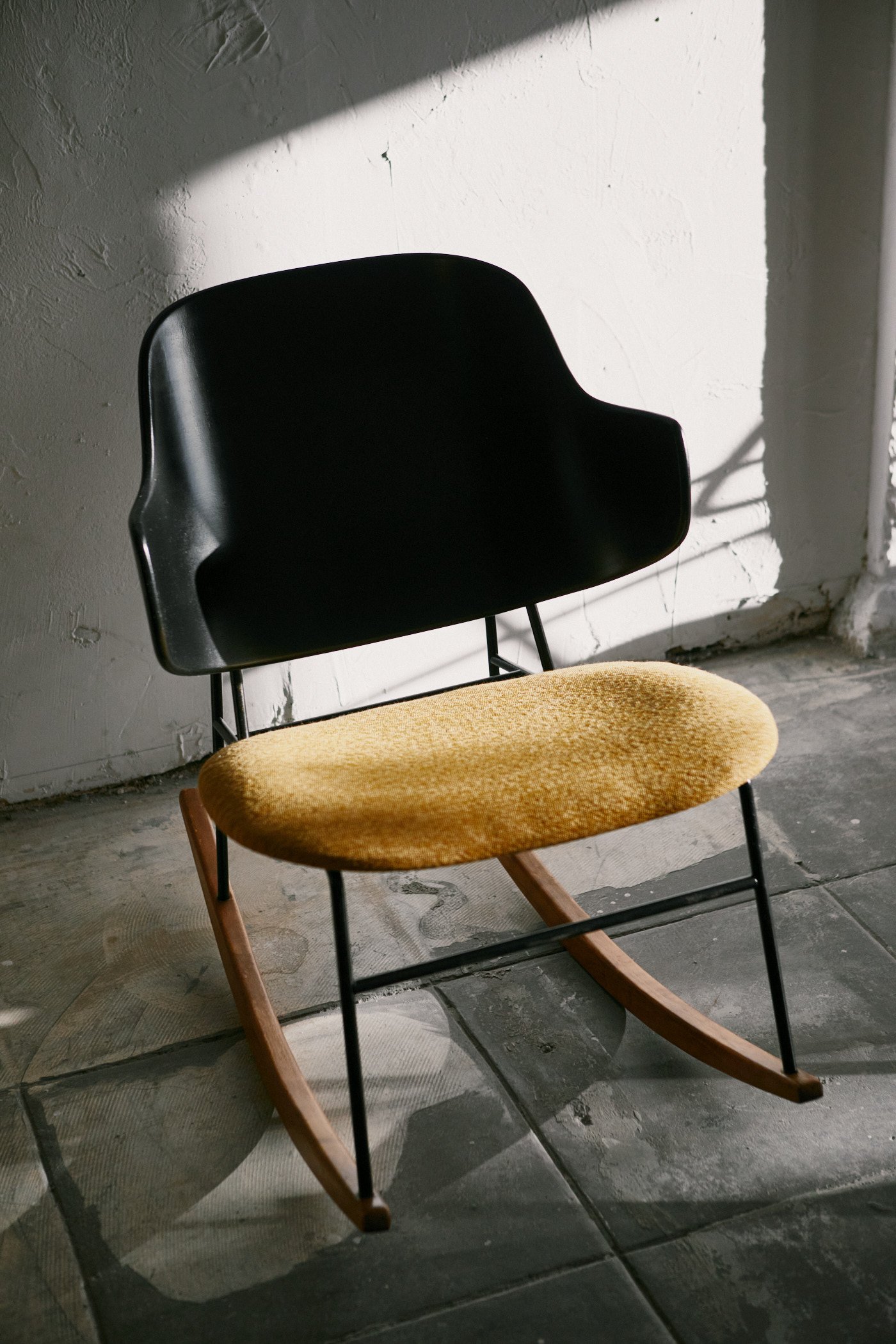  ‘Penguin’ rocking chair by Kofod-Larsen for Selig, Circa 1963 
