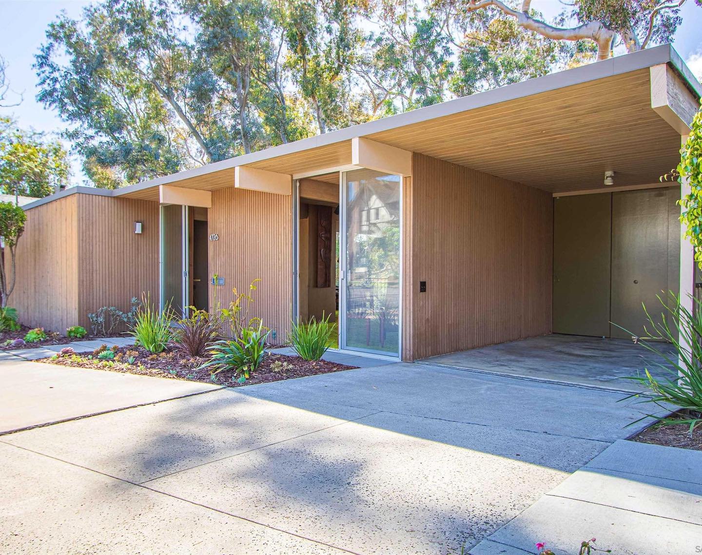 The Andrusson Residence c.1966 designed by San Diego modernist, Homer Delawie. 

The award-winning &lsquo;Custom Compact&rsquo; is a classic post &amp; beam and glass home suspended above a steep hillside site, demonstrating efficient residential des