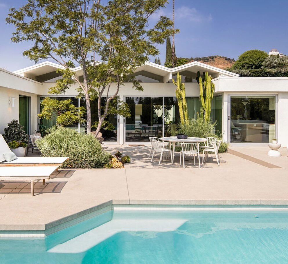 Featured in Architectural Digest in 2023, a showpiece mid-century home originally built by architects Johnston &amp; D&rsquo;Agostino in the Los Feliz Estates.

The home&rsquo;s heart is the step-down living room bordered by majestic clerestory windo