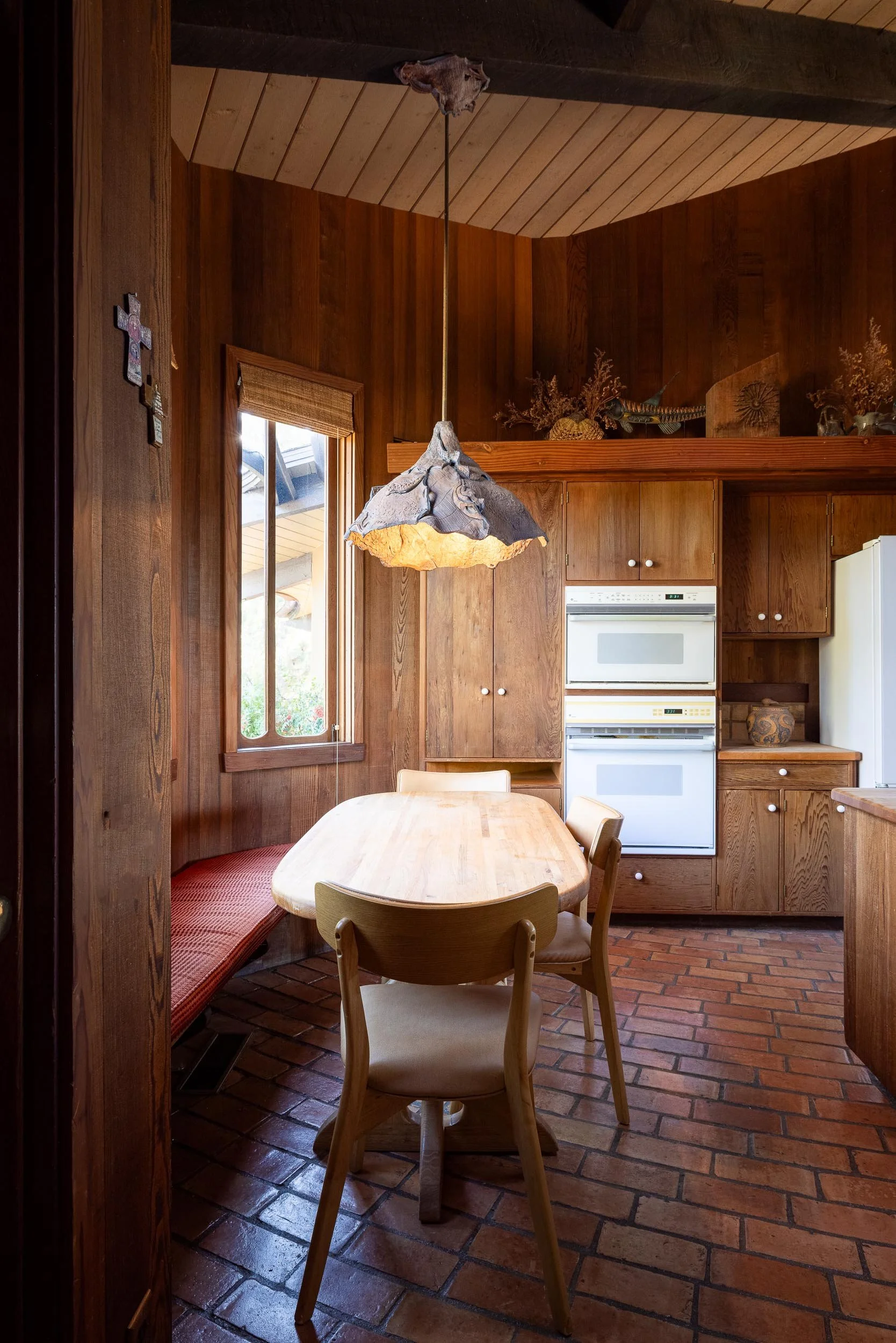 16512 Wilderness Rd - WEB + MED RES-14.jpg