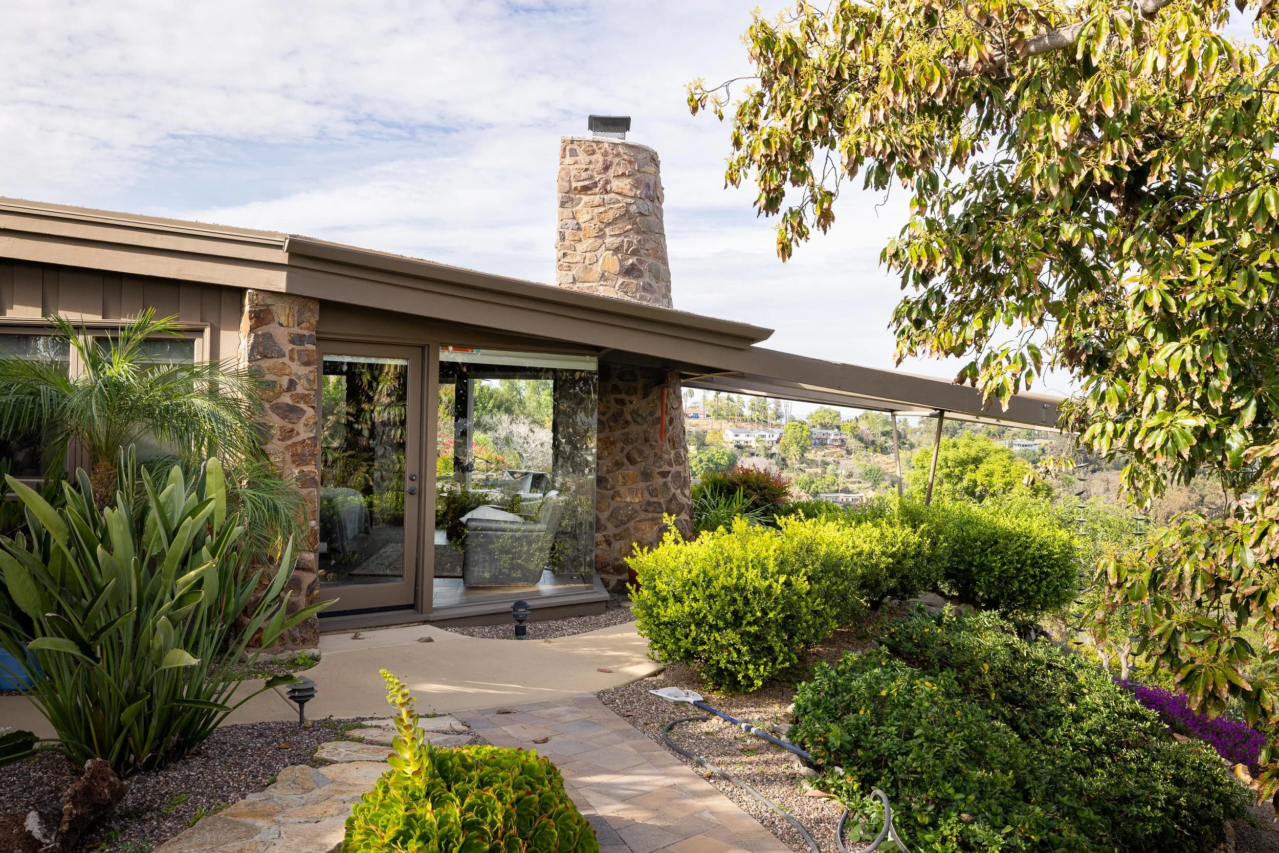 The Jackson Residence Designed by Lloyd Ruocco - Mount Helix 