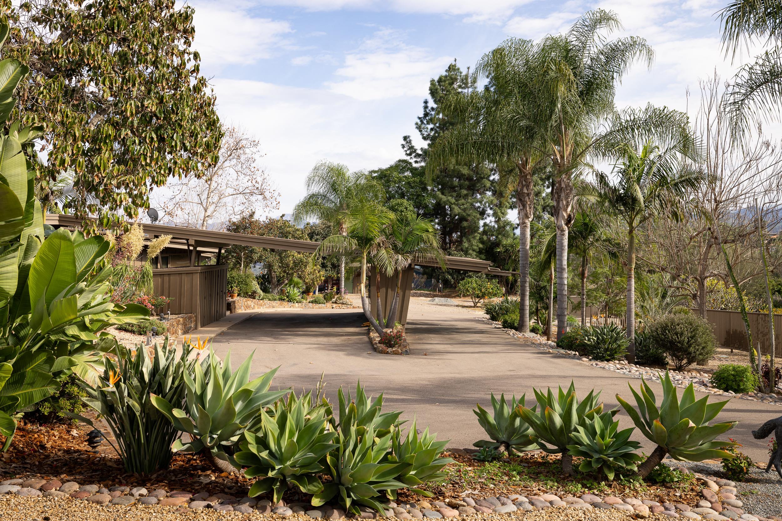 4421 Mayapan Dr - WEB + MED RES-2.jpg