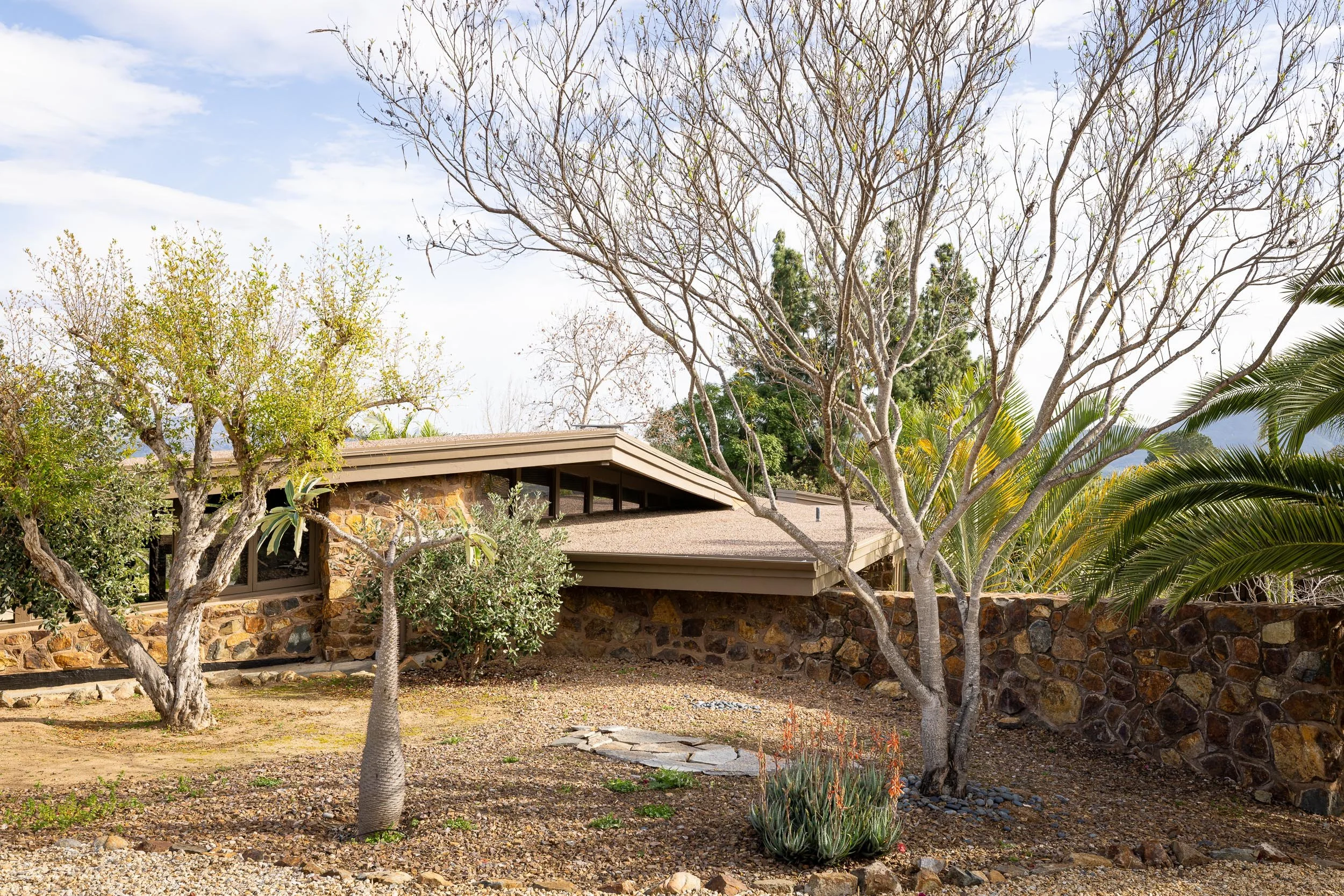 4421 Mayapan Dr - WEB + MED RES-5.jpg