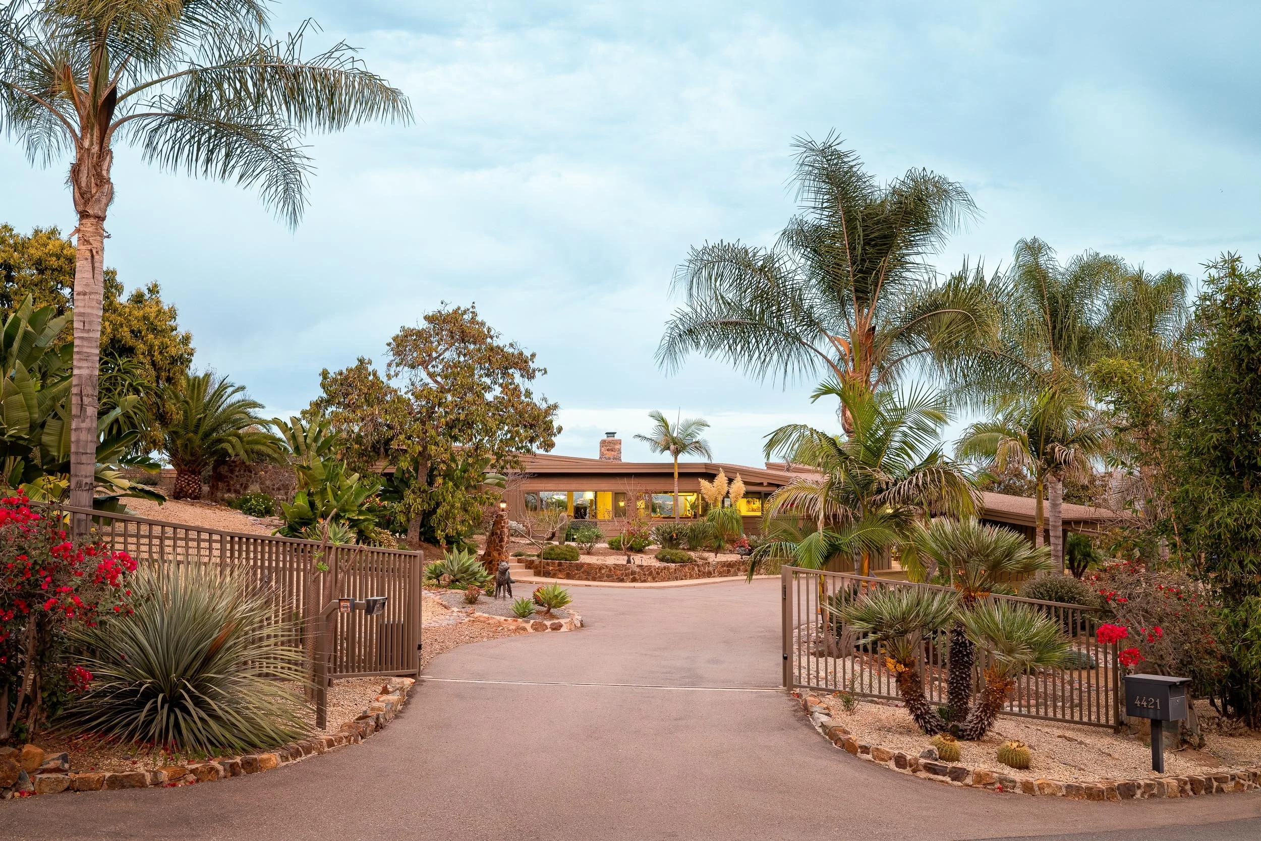 4421 Mayapan Dr - WEB + MED RES-8.jpg