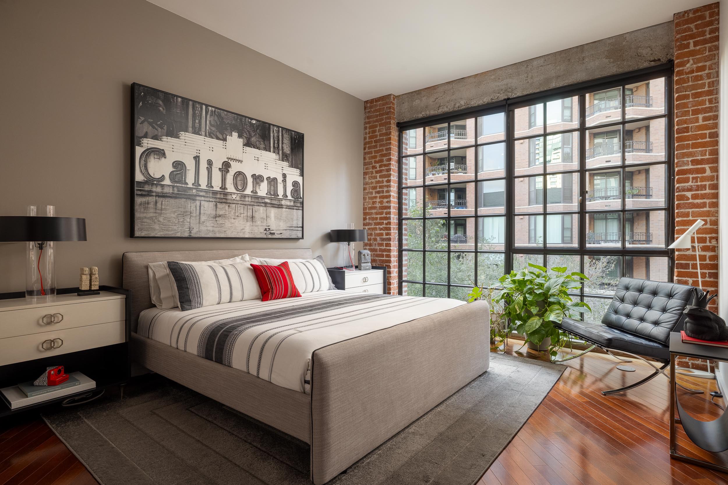 500 W Harbor Dr - WEB + MED RES-29.jpg