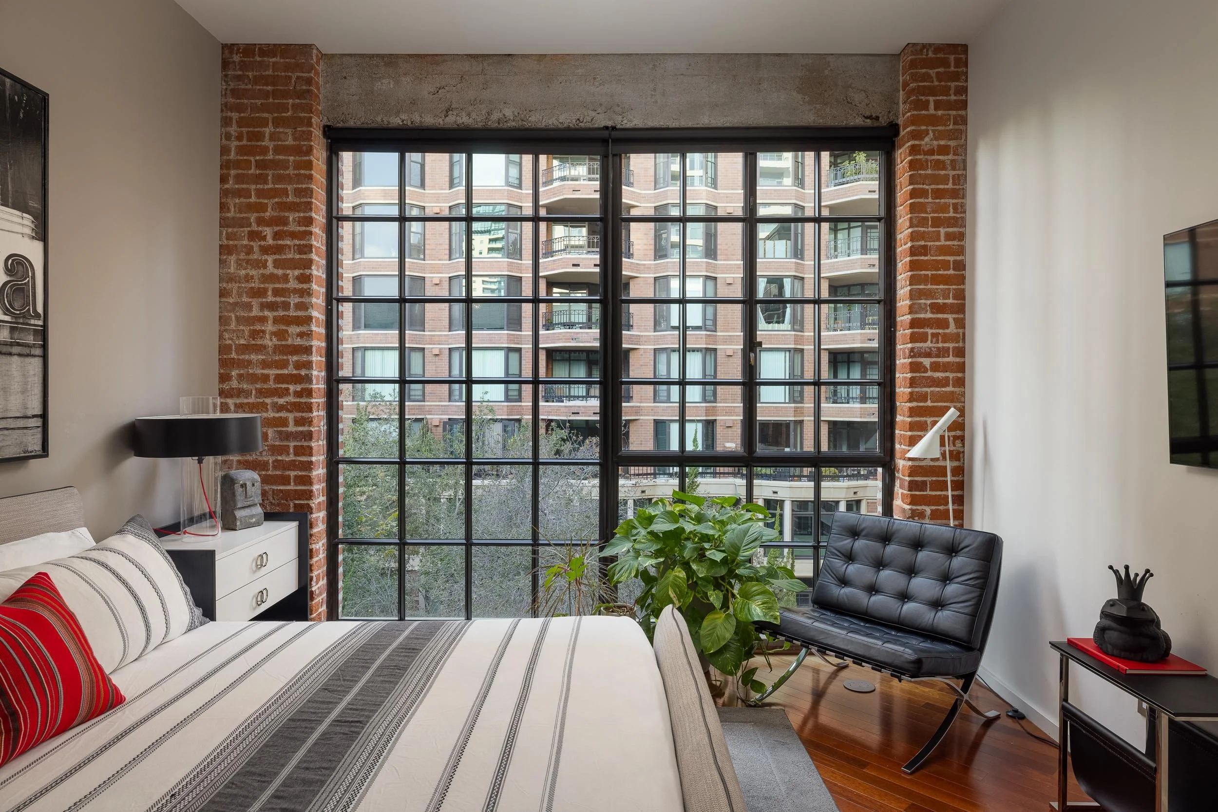 500 W Harbor Dr - WEB + MED RES-30.jpg