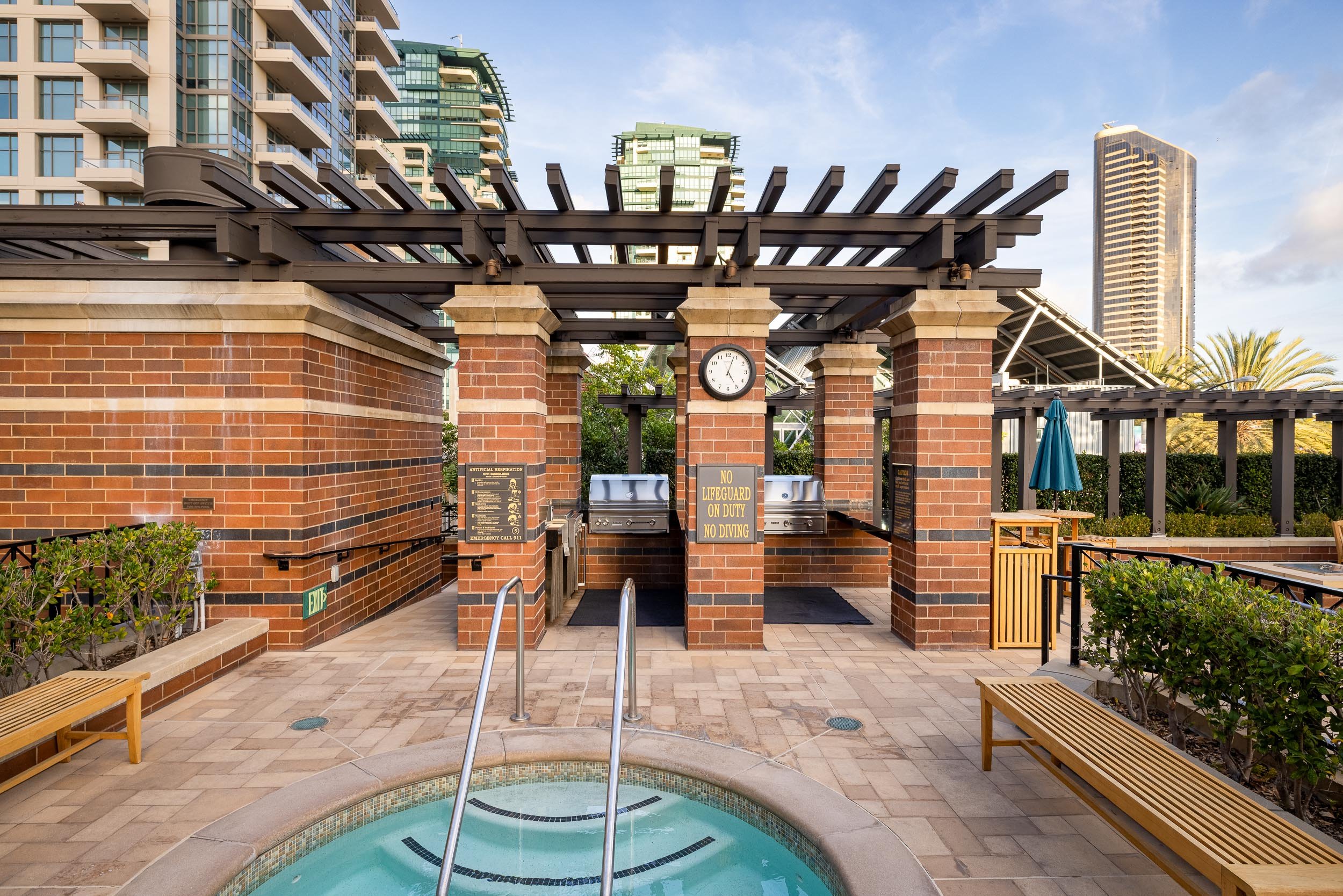 500 W Harbor Dr - WEB + MED RES-33.jpg