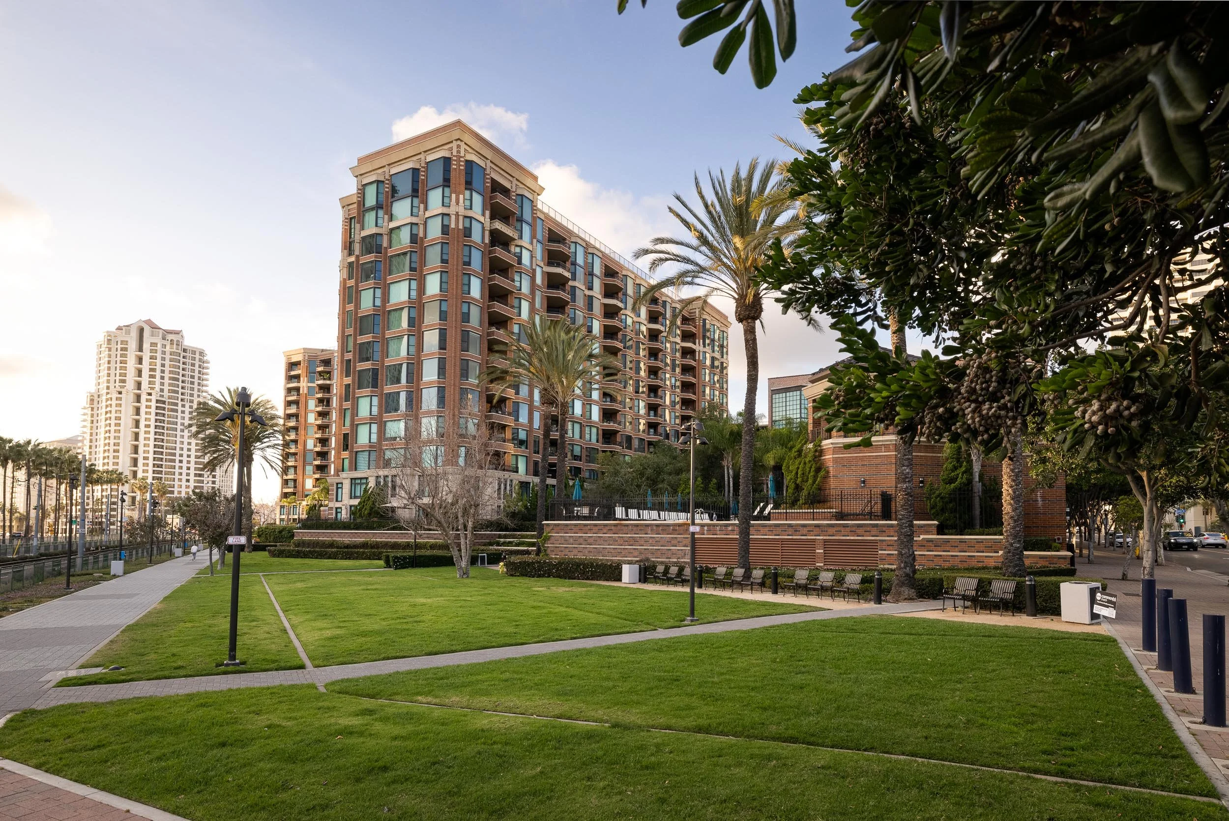 500 W Harbor Dr - WEB + MED RES-37.jpg