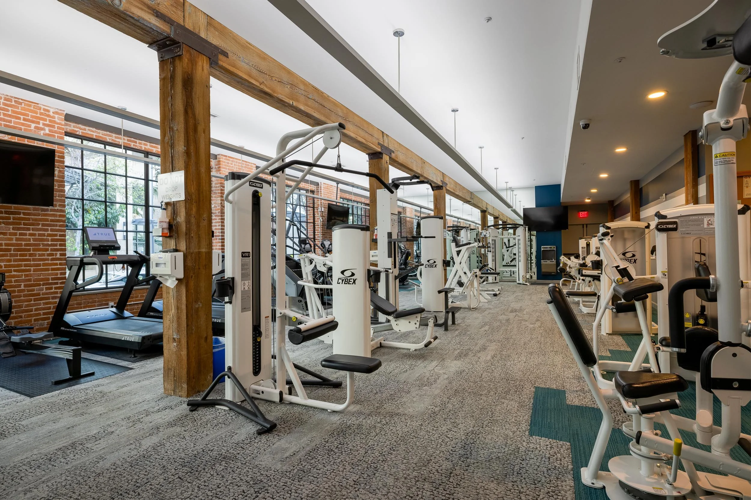 500 W Harbor Dr - WEB + MED RES-39.jpg