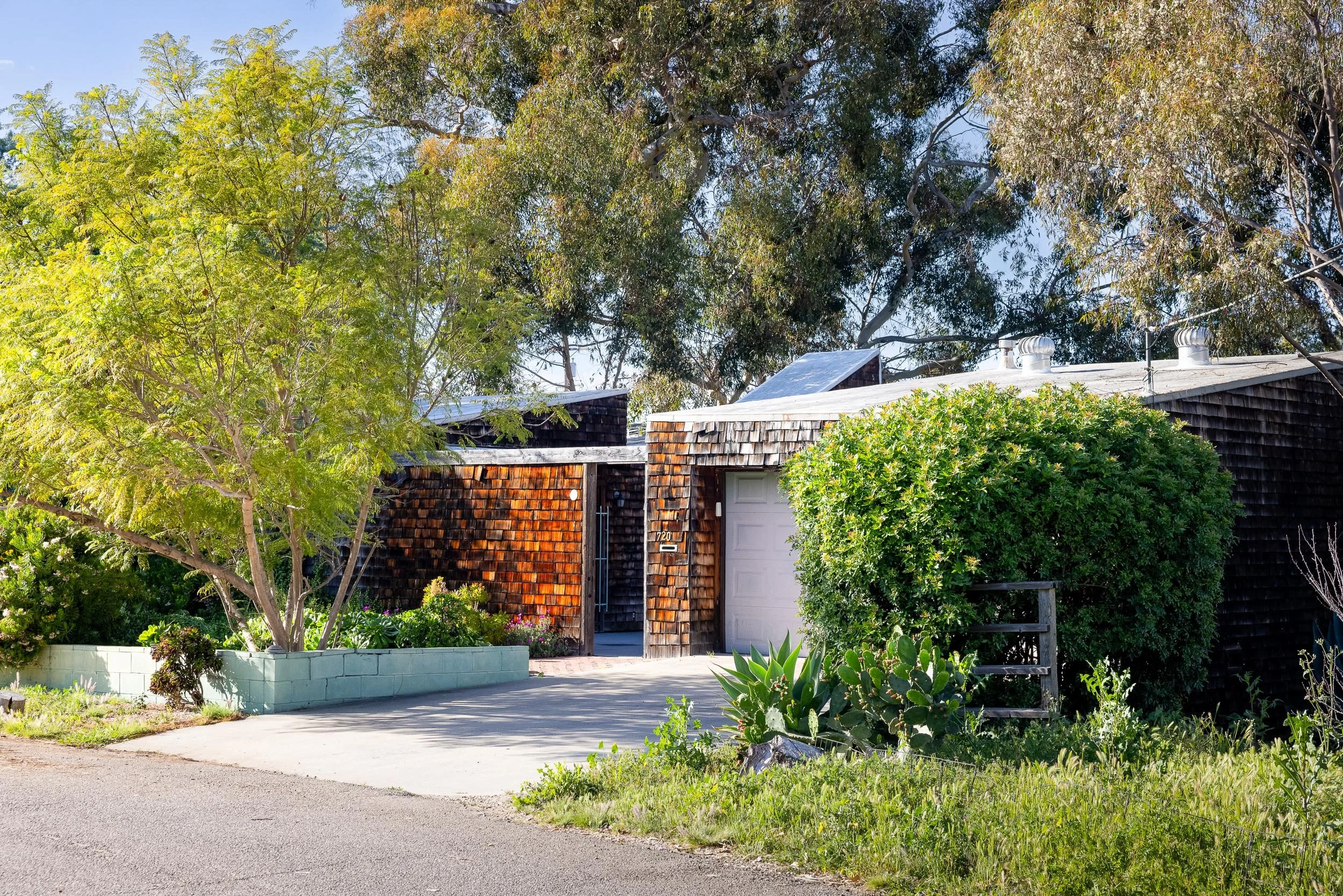 720 W Montecito Way - WEB + MED RES-3.jpg