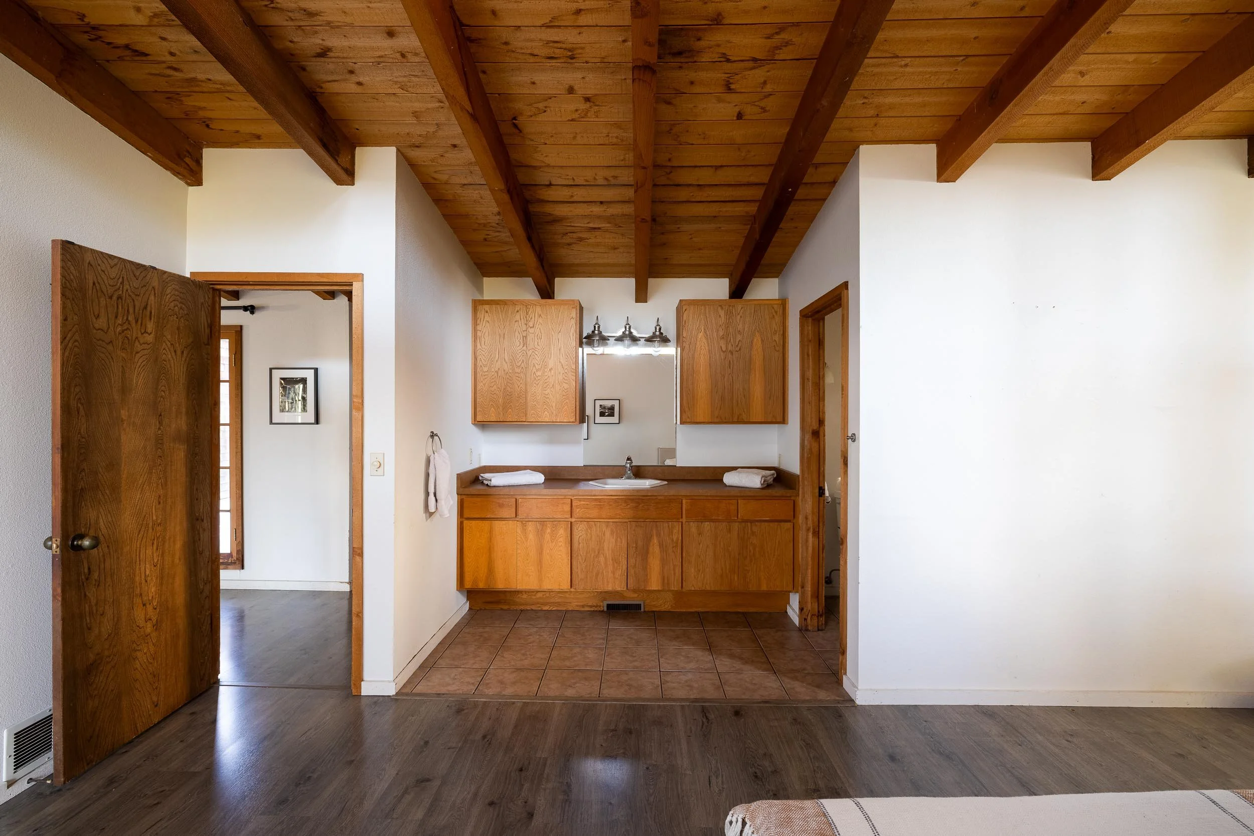 720 W Montecito Way - WEB + MED RES-32.jpg