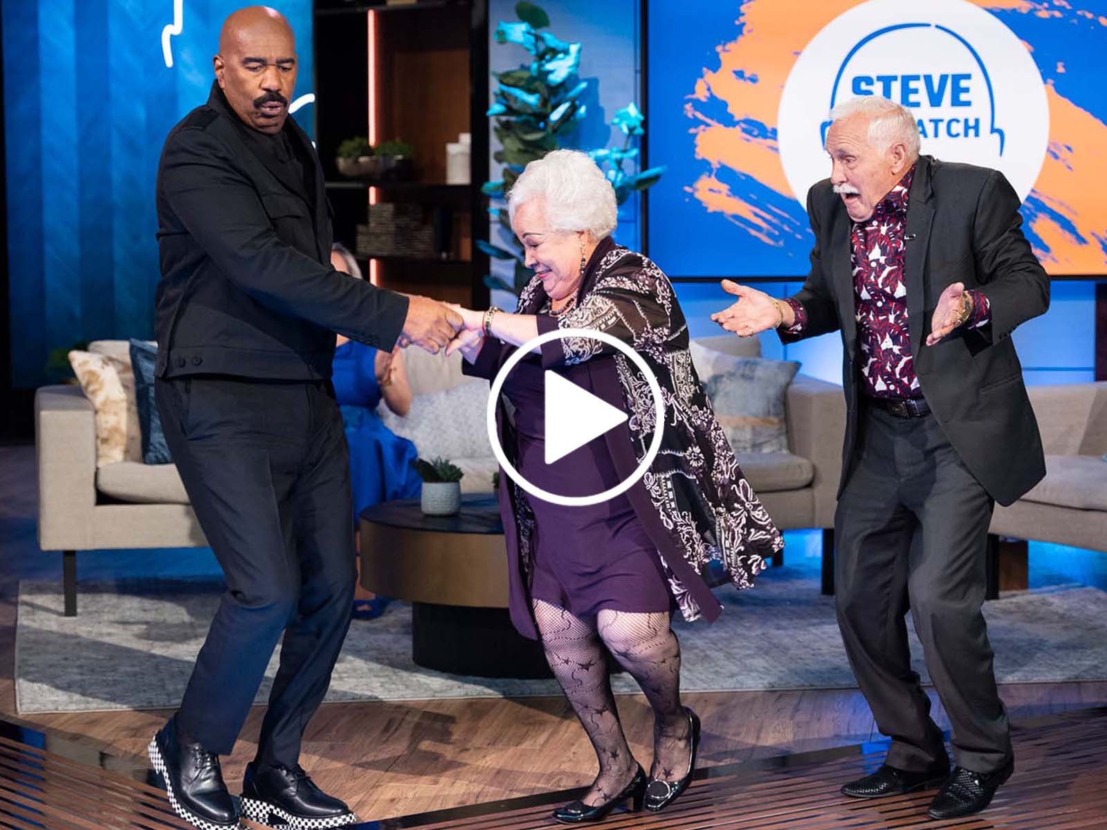 Senior Couple Shows Off Sexy Dance Moves!