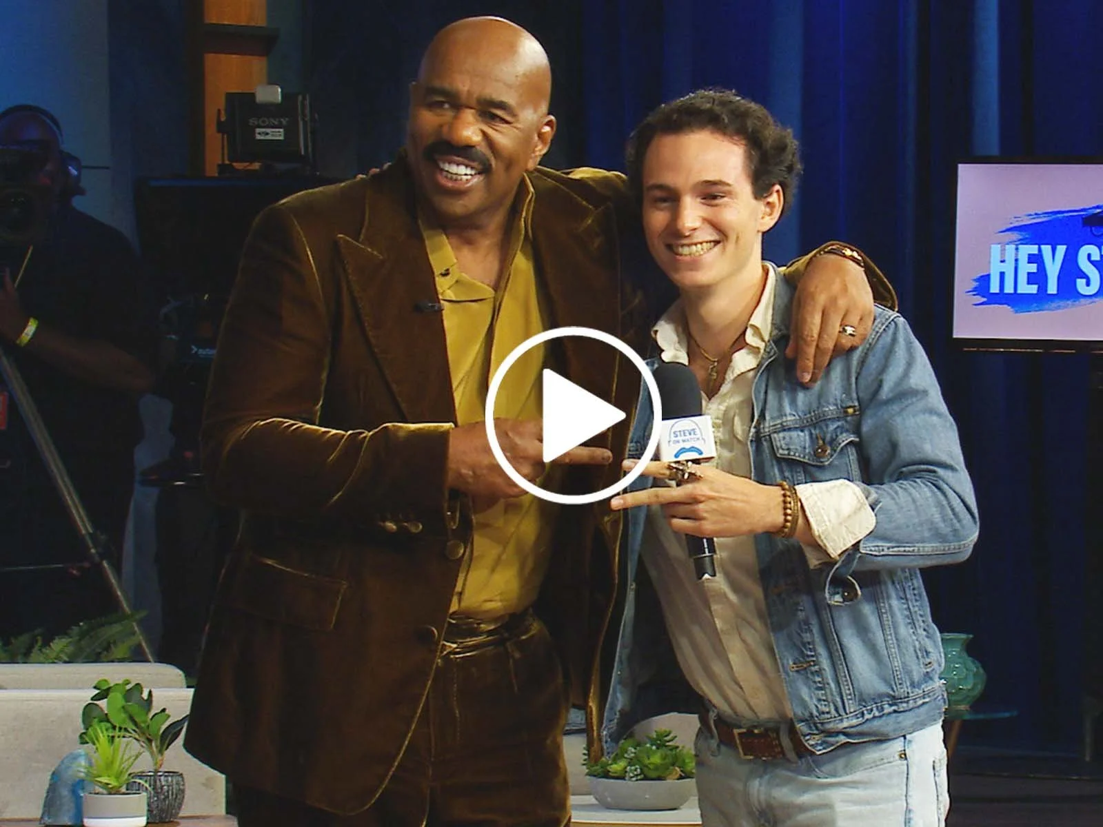 How Do I Slide into Her DMs?