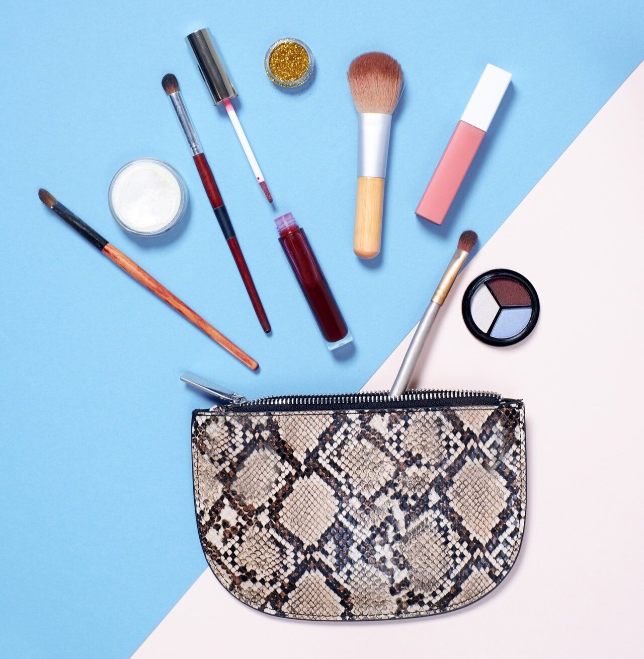 make-up-brushes-3373739.jpg