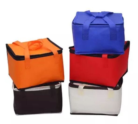 Summer means travel, and travel means packing up delicious eats.  What better way than in these insulated cooler bags?  The more colourful the better.  Customize to match any colour or brand story.
#picnictime #picniclunch #summer #picnic #coolerbags