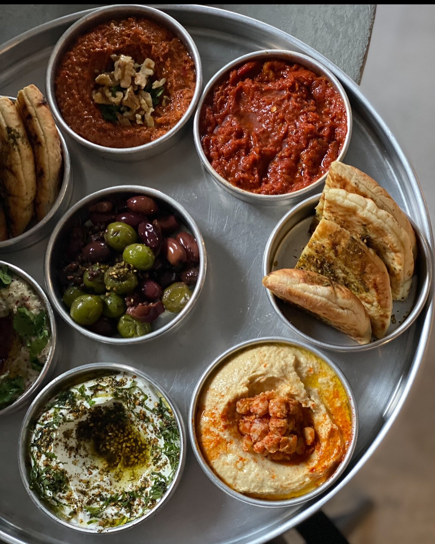 We got you covered 💯❤️

 @babacoolmtl #babacool #muhammara #babaganoush #hummus #labneh #shakshuka #hotolives #pitabread #middleeasternfood #moyenoreint #mediterranean #sharingplates #goodvibes #goodtimes #cocktails #naturalwine #love #🧿