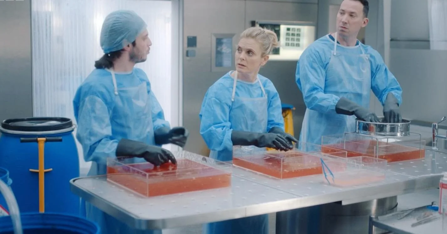 Silent Witness EP 2 - The Penitent, Part Two 🚙 🧨

As a trainee for the first 6 episodes I got to try my hand at lots of different things within the art department from dressing to standby to graphics