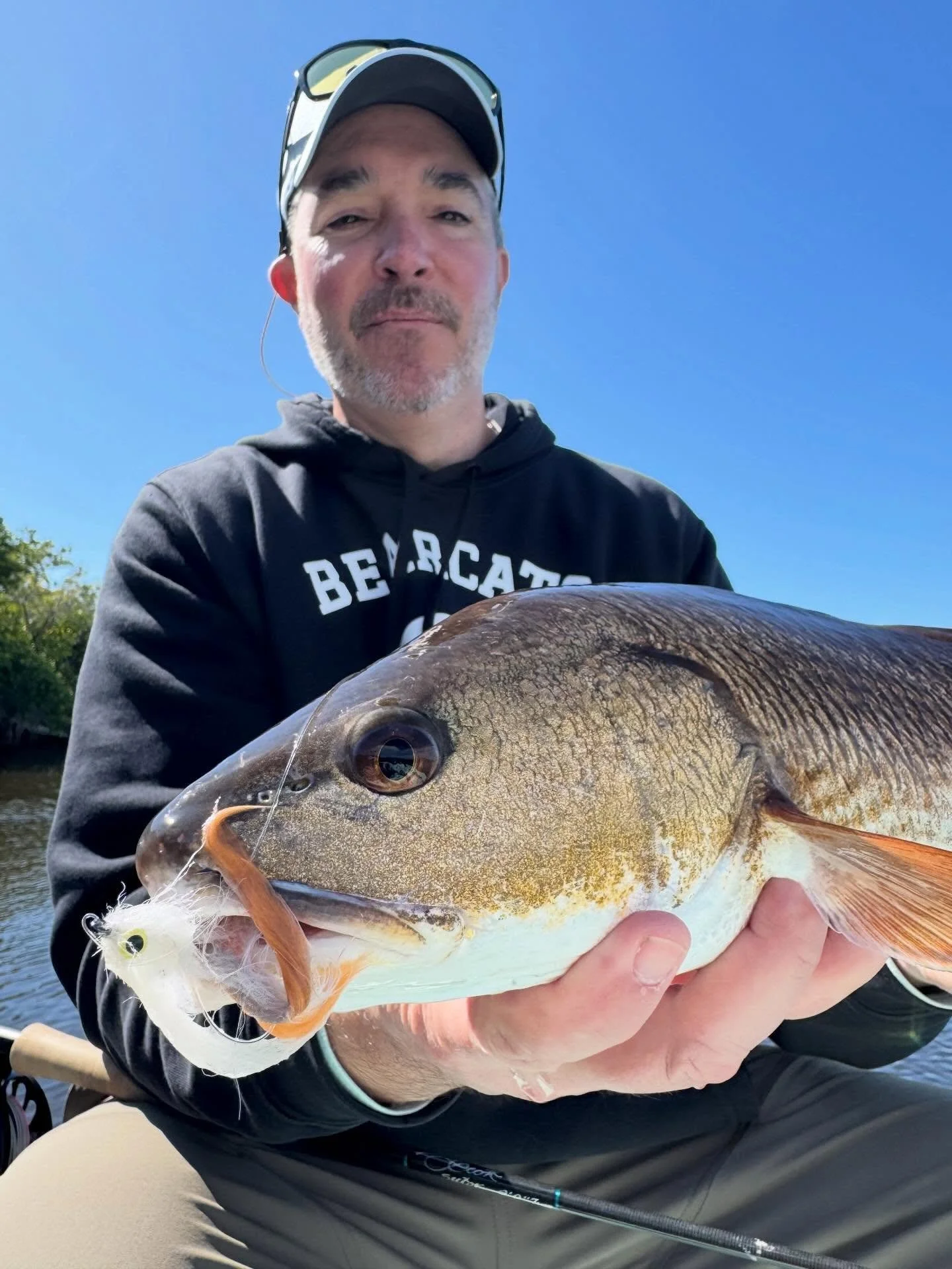 Grinding away with @twhyte11 last week , one shot, one kill 👏👏👏 I always say a good angler can save a tough day and through practice and persistence your skill level keeps rising my man! Throw in some small snook and pesky snappers ona windy overc