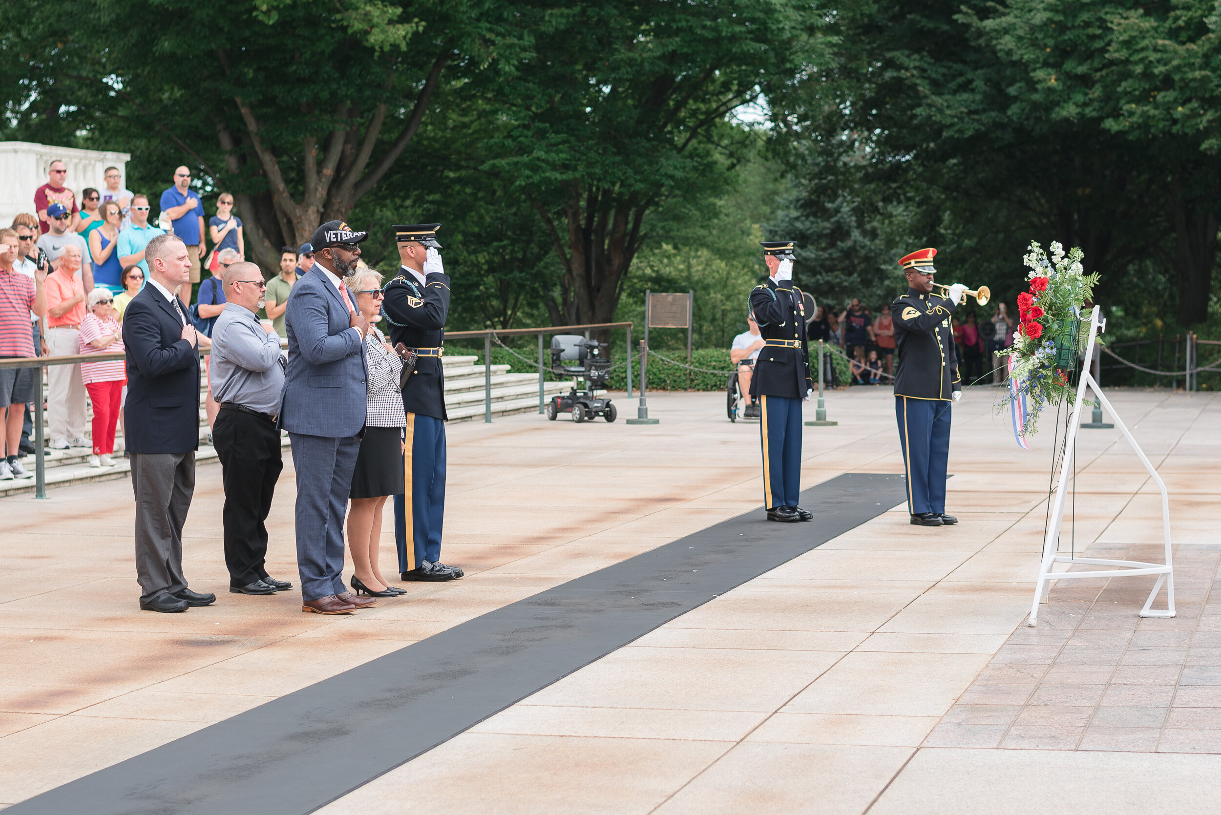  IFPTE veteran members laying a wreath at Arlington Ceremony at the Tomb of the Unknown Soldier 