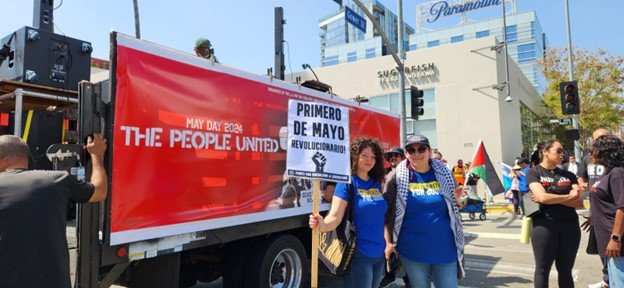  In Los Angeles, NPEU/IFPTE Local 70 members joined the May Day Coalition's rally and march.    