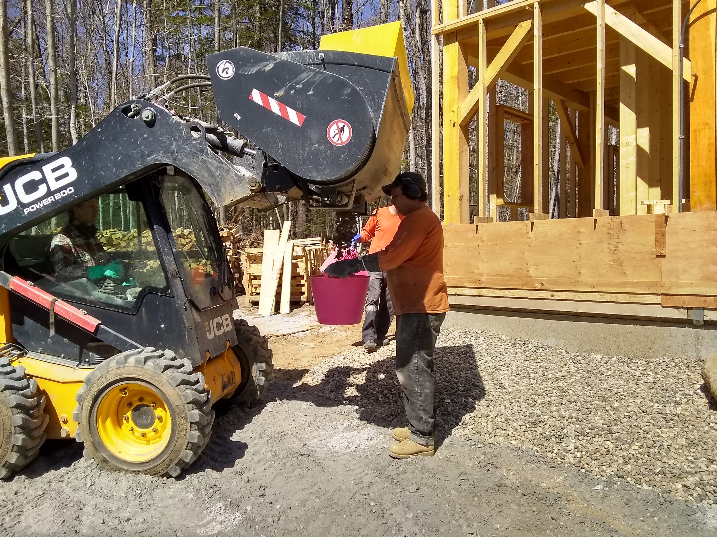Loading the tubs from the skidsteer bucket
