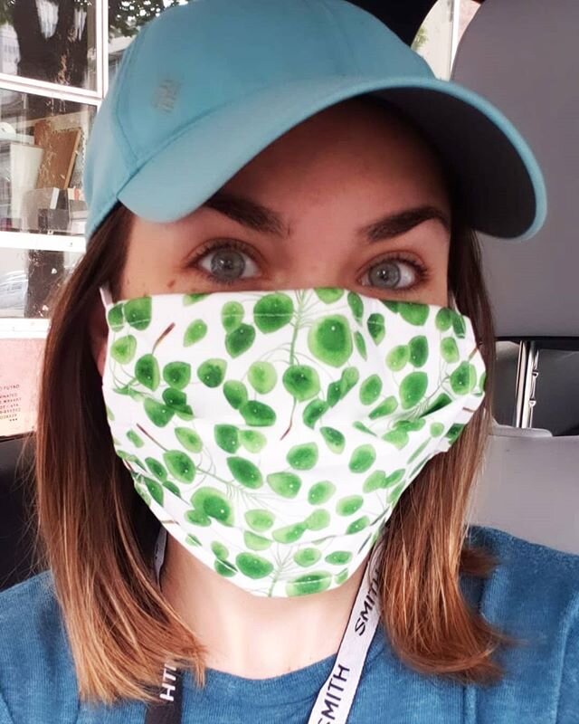 Hi, I'm Cassidy. I love plants. And therefore I love wearing a mask covered in plants 🌱 
I wear this mask because it's the easiest thing I can do to help other people. It's for my parents, my grandma, your family and friends, because I want all of t